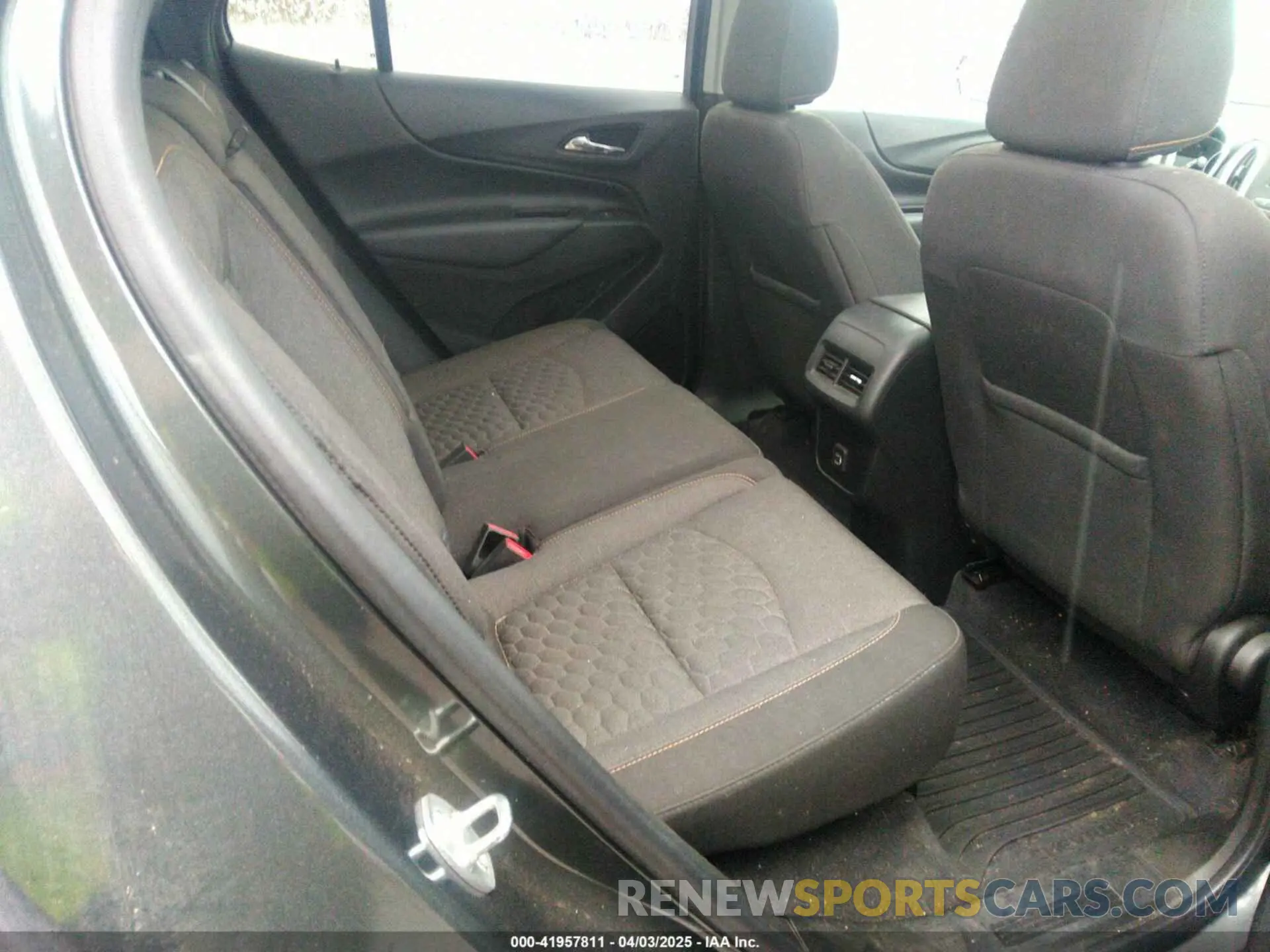 8 fotografías del automóvil dañado 2GNAXVEX9K6301306 CHEVROLET EQUINOX 2019