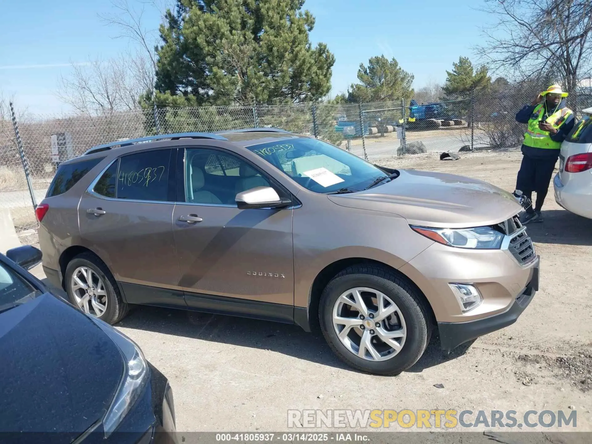 13 fotografías del automóvil dañado 2GNAXVEXXK6169236 CHEVROLET EQUINOX 2019
