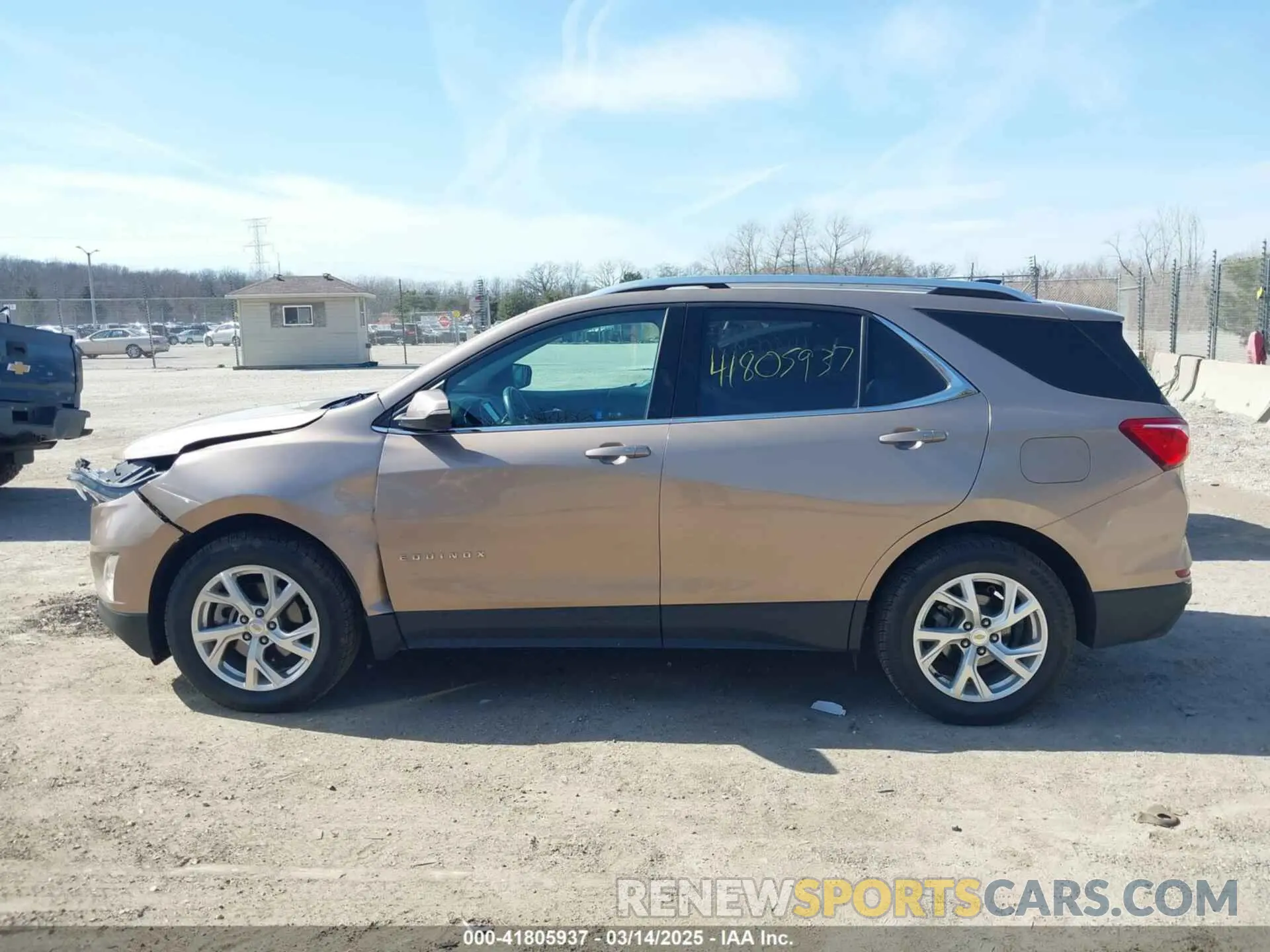 14 fotografías del automóvil dañado 2GNAXVEXXK6169236 CHEVROLET EQUINOX 2019