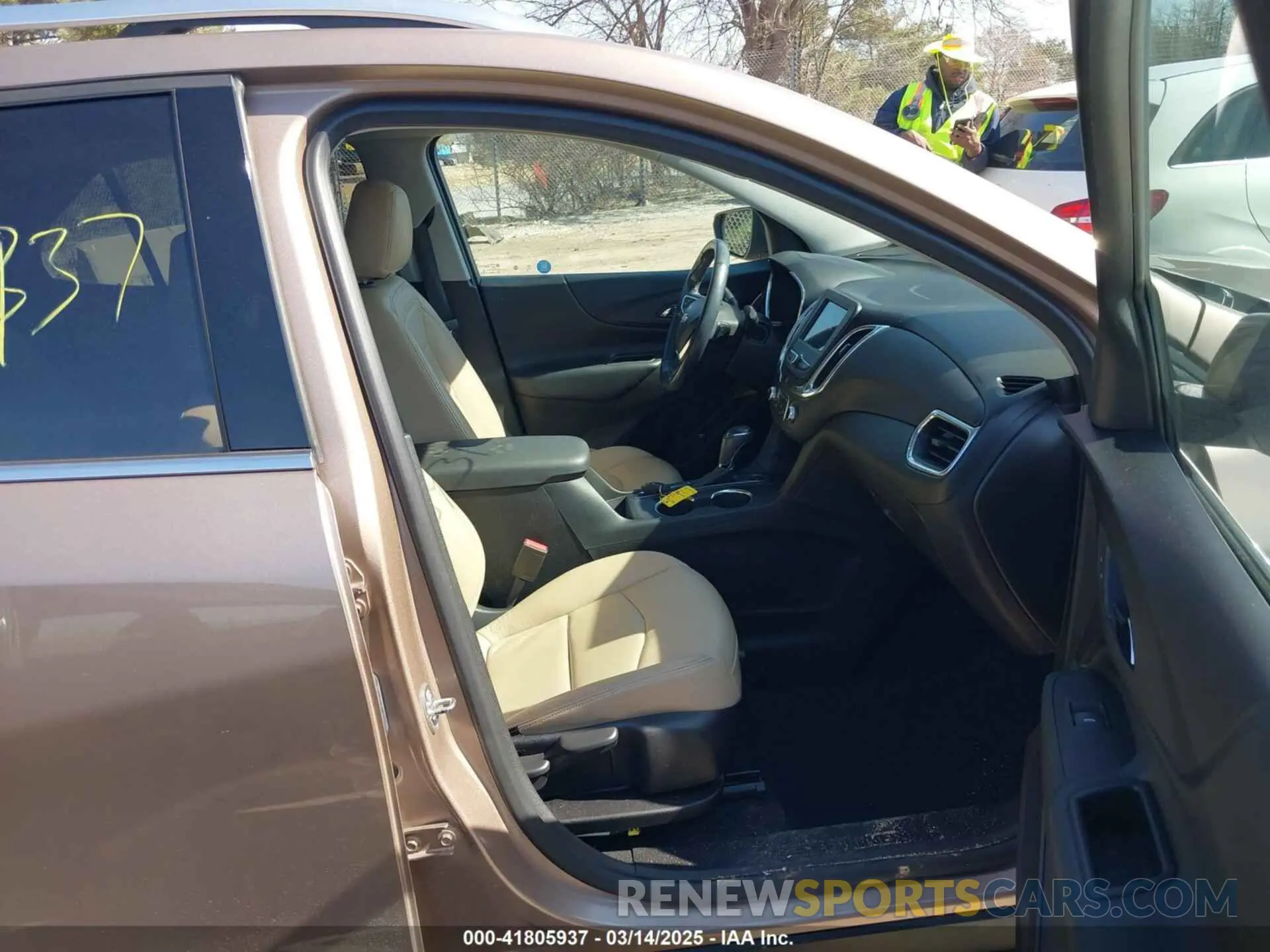 5 fotografías del automóvil dañado 2GNAXVEXXK6169236 CHEVROLET EQUINOX 2019