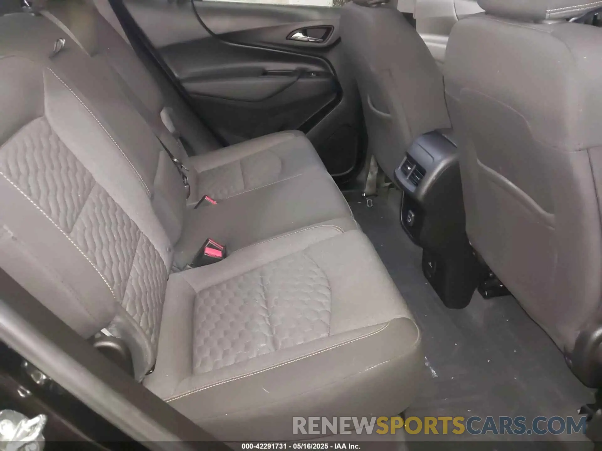 8 fotografías del automóvil dañado 2GNAXVEXXK6249202 CHEVROLET EQUINOX 2019