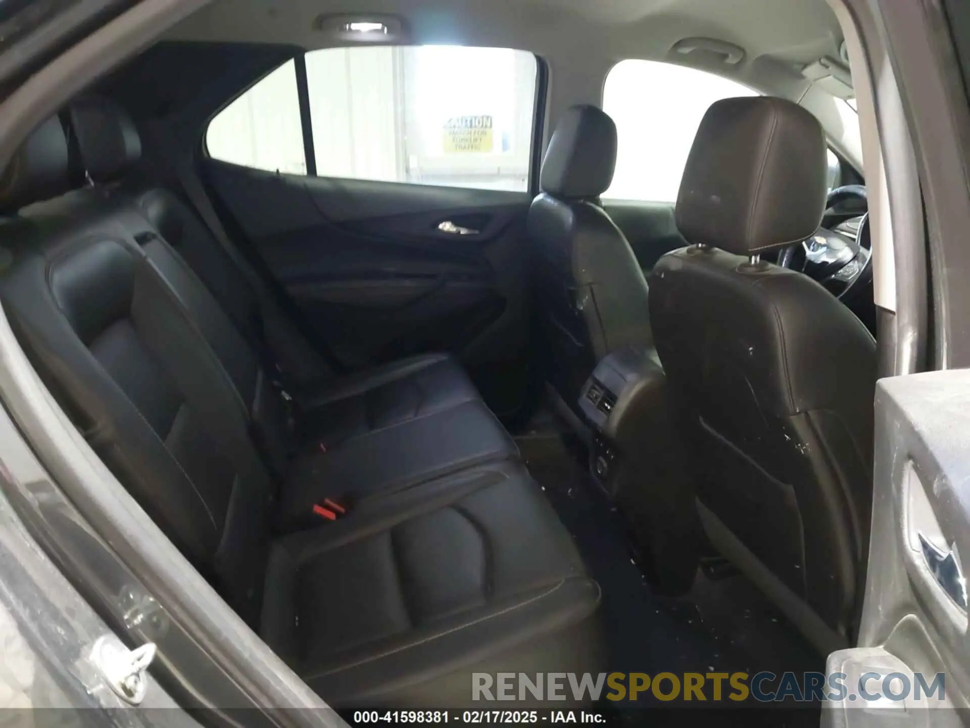 8 fotografías del automóvil dañado 2GNAXXEV2K6127055 CHEVROLET EQUINOX 2019