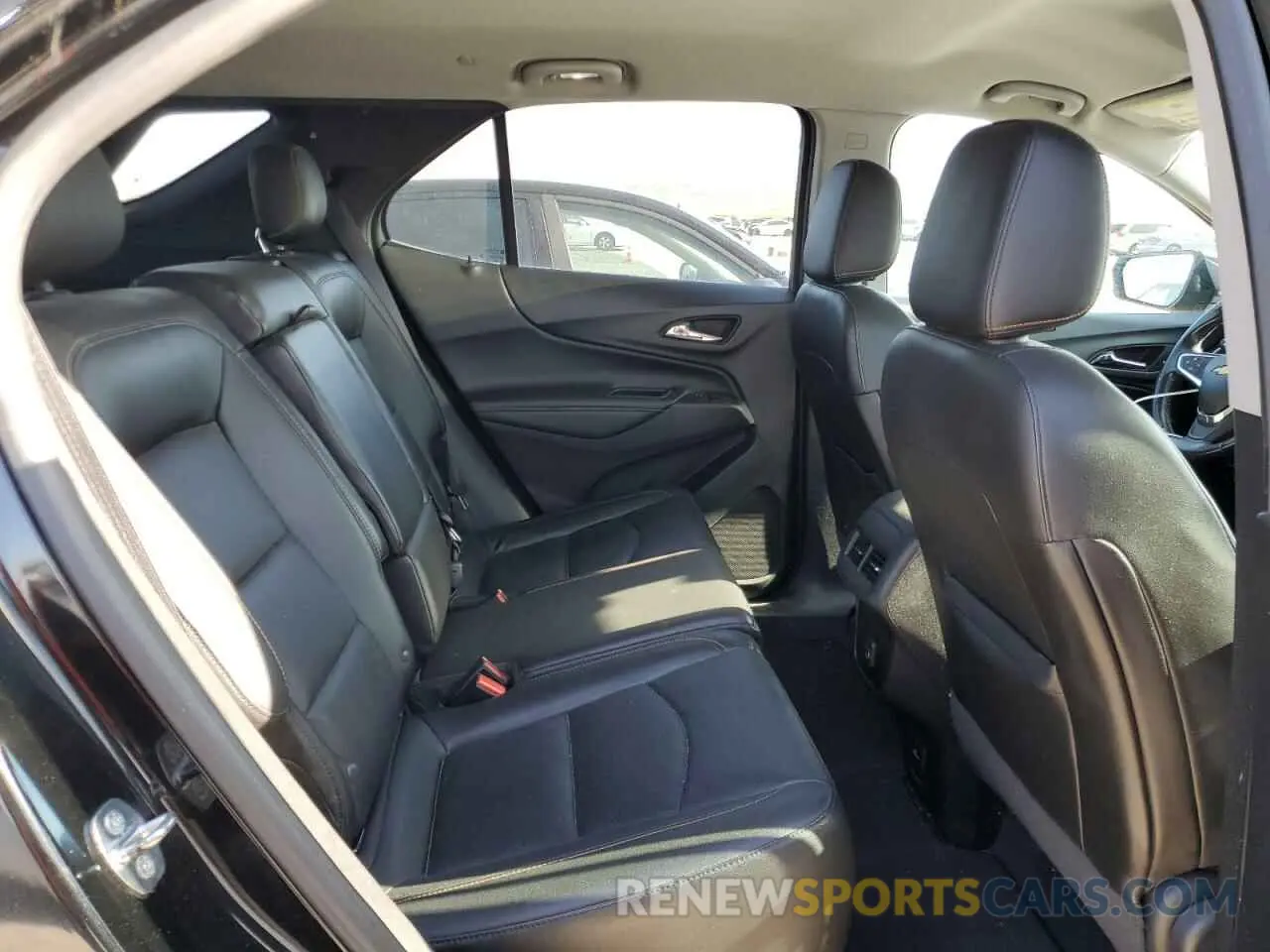 10 fotografías del automóvil dañado 2GNAXXEV2K6138654 CHEVROLET EQUINOX 2019