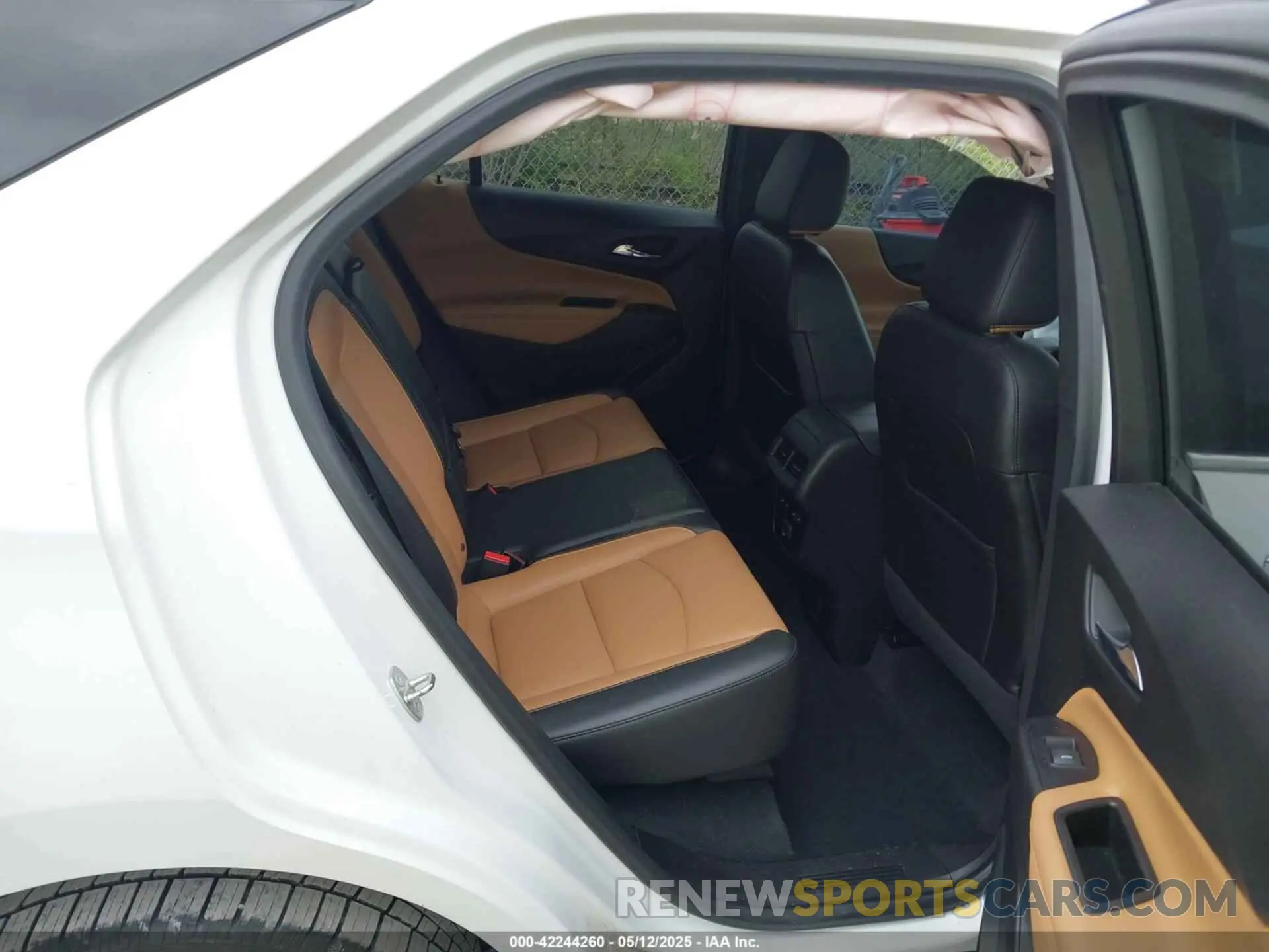 8 fotografías del automóvil dañado 2GNAXXEVXK6253521 CHEVROLET EQUINOX 2019