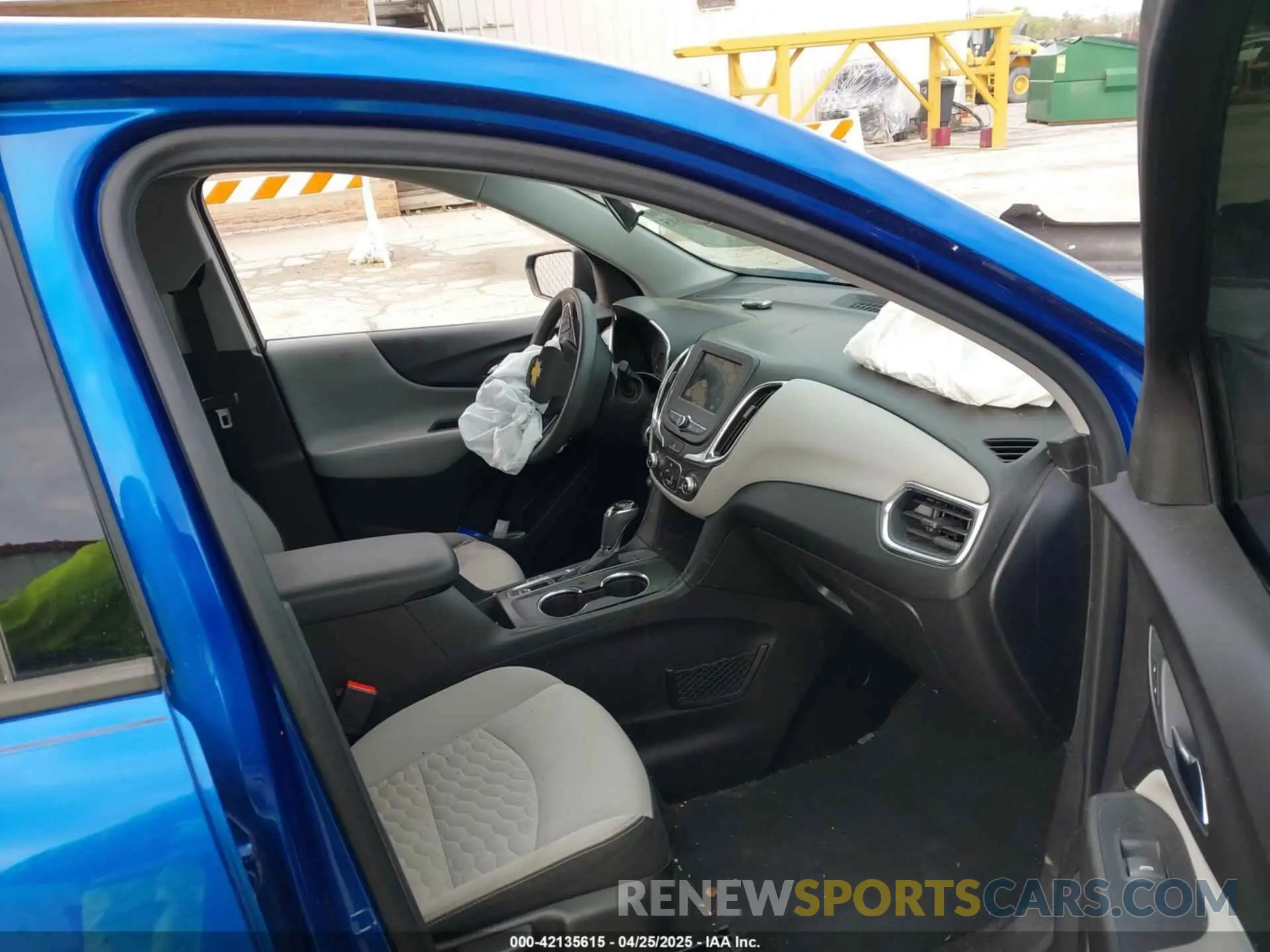 5 fotografías del automóvil dañado 3GNAXHEV0KS513304 CHEVROLET EQUINOX 2019