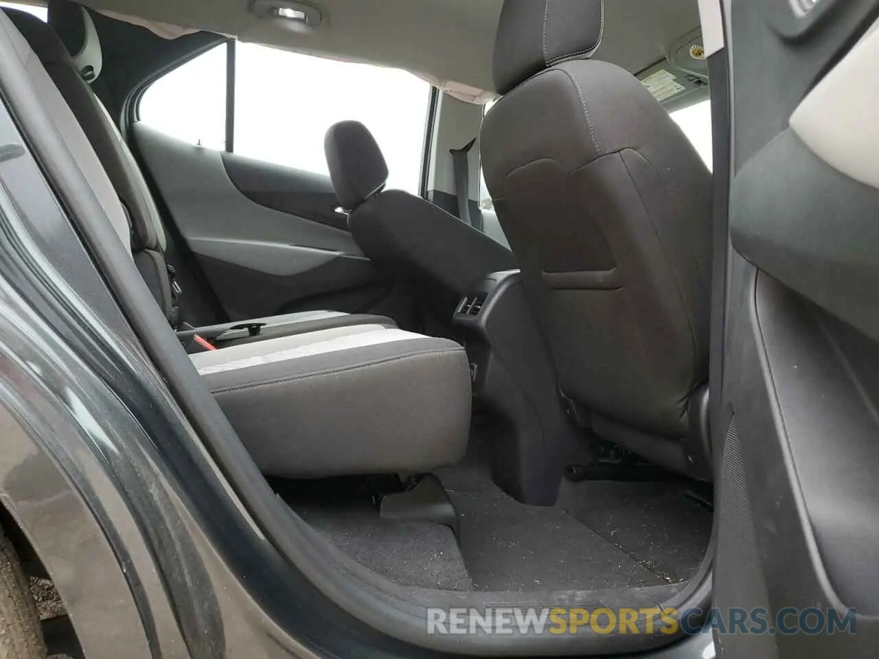 10 fotografías del automóvil dañado 3GNAXHEV4KL166232 CHEVROLET EQUINOX 2019