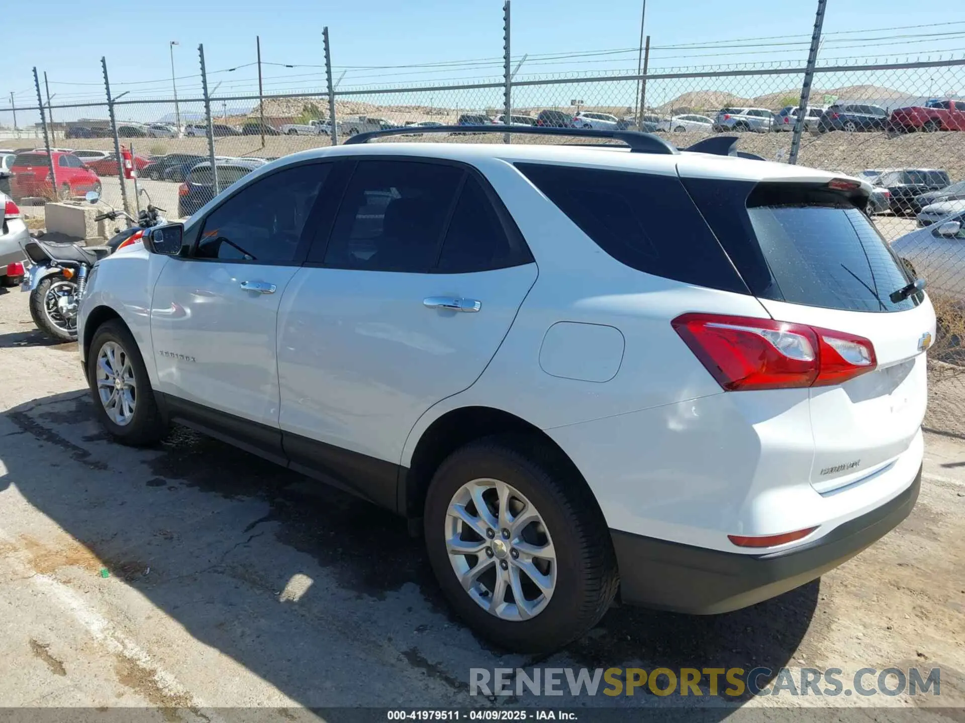 15 fotografías del automóvil dañado 3GNAXHEV4KS593156 CHEVROLET EQUINOX 2019