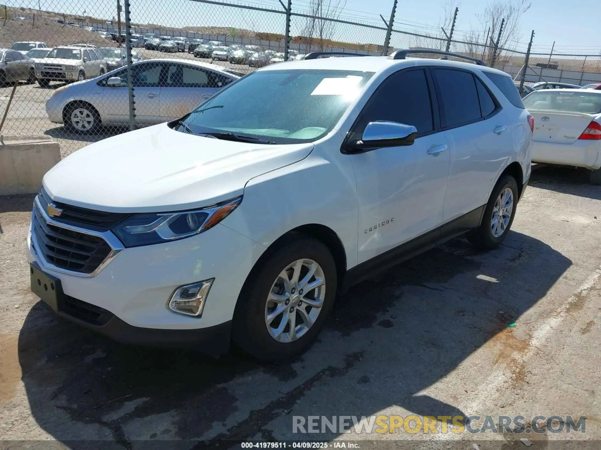 2 fotografías del automóvil dañado 3GNAXHEV4KS593156 CHEVROLET EQUINOX 2019