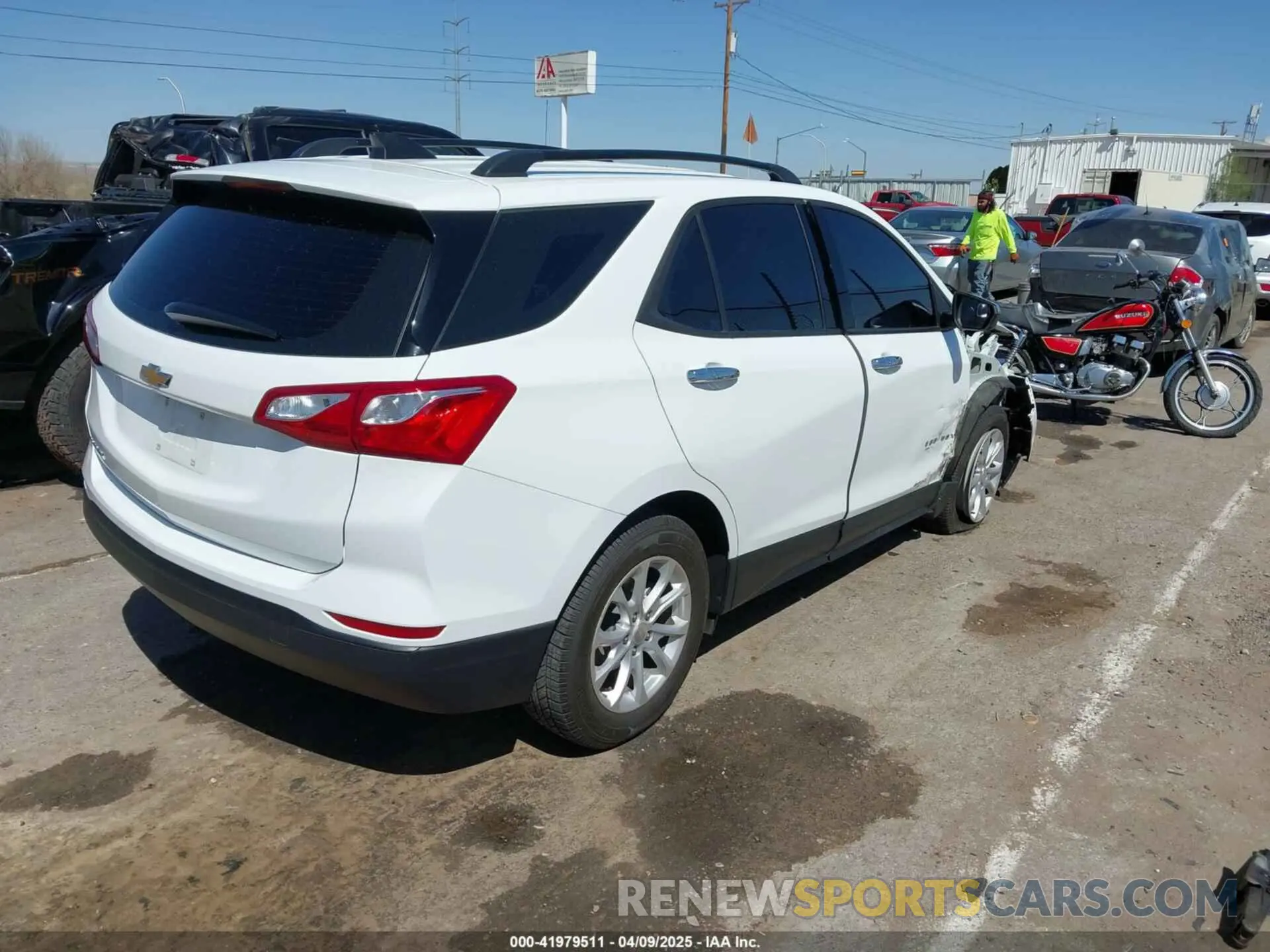 4 fotografías del automóvil dañado 3GNAXHEV4KS593156 CHEVROLET EQUINOX 2019