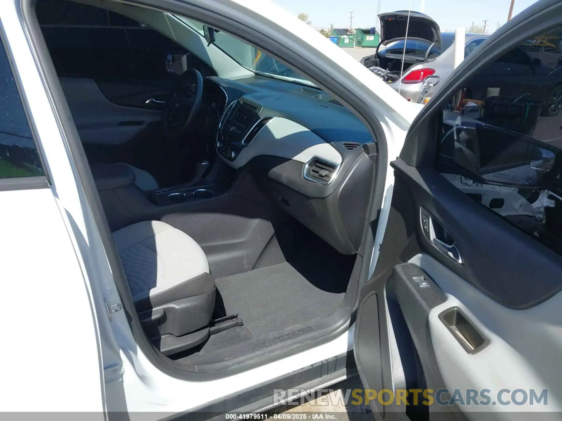 5 fotografías del automóvil dañado 3GNAXHEV4KS593156 CHEVROLET EQUINOX 2019