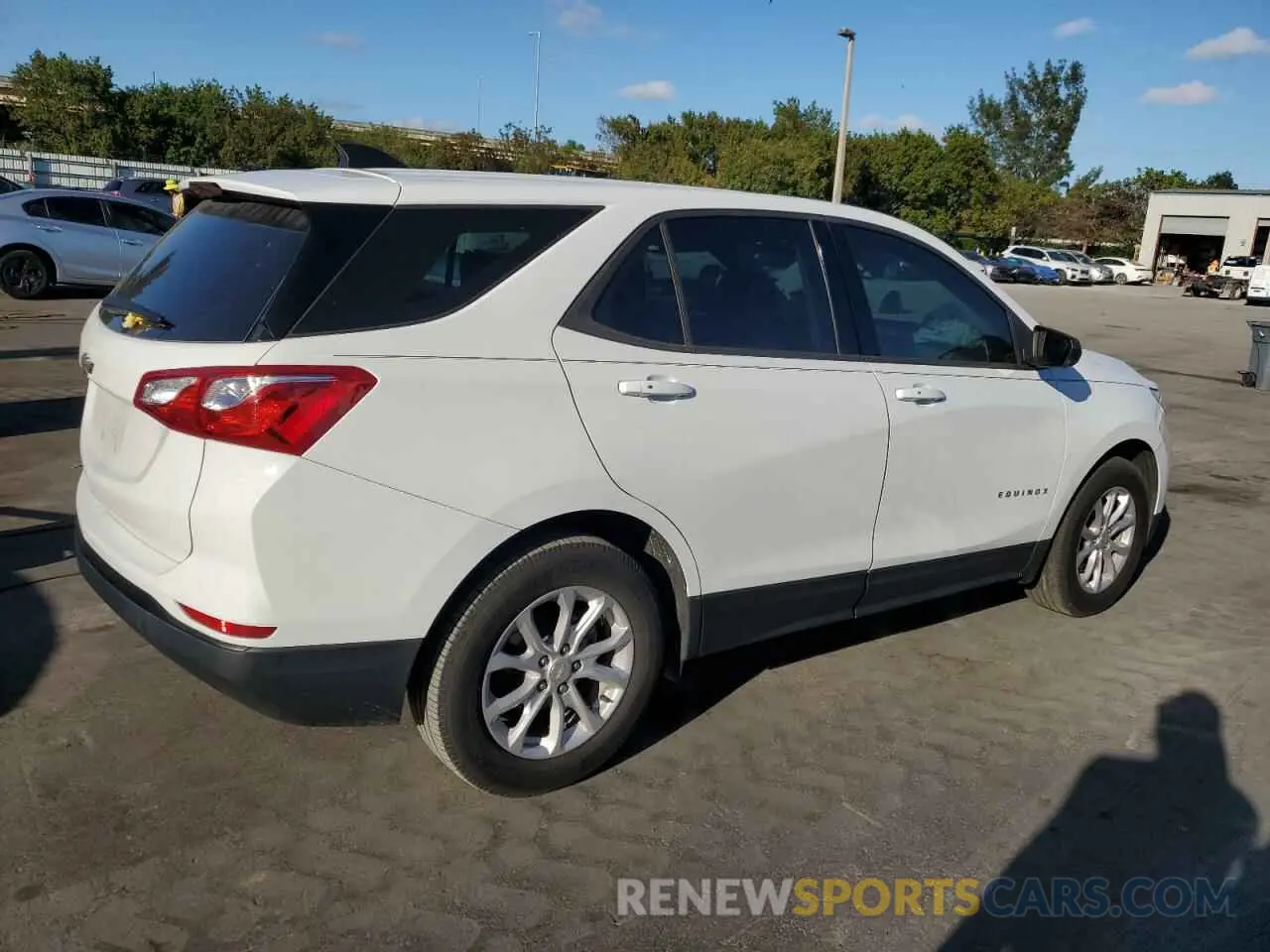 3 fotografías del automóvil dañado 3GNAXHEV4KS650326 CHEVROLET EQUINOX 2019