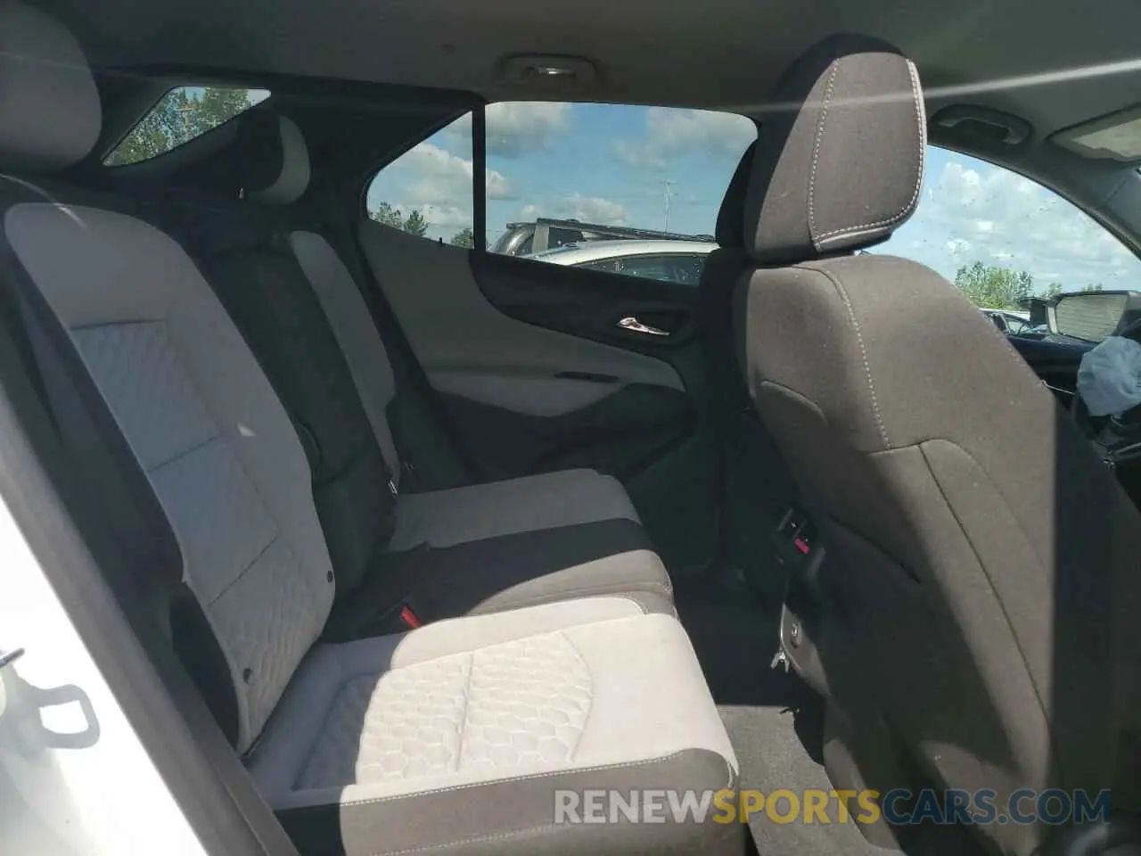 11 fotografías del automóvil dañado 3GNAXHEV4KS663139 CHEVROLET EQUINOX 2019