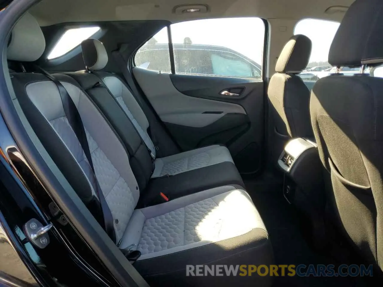 11 fotografías del automóvil dañado 3GNAXHEV6KL315045 CHEVROLET EQUINOX 2019