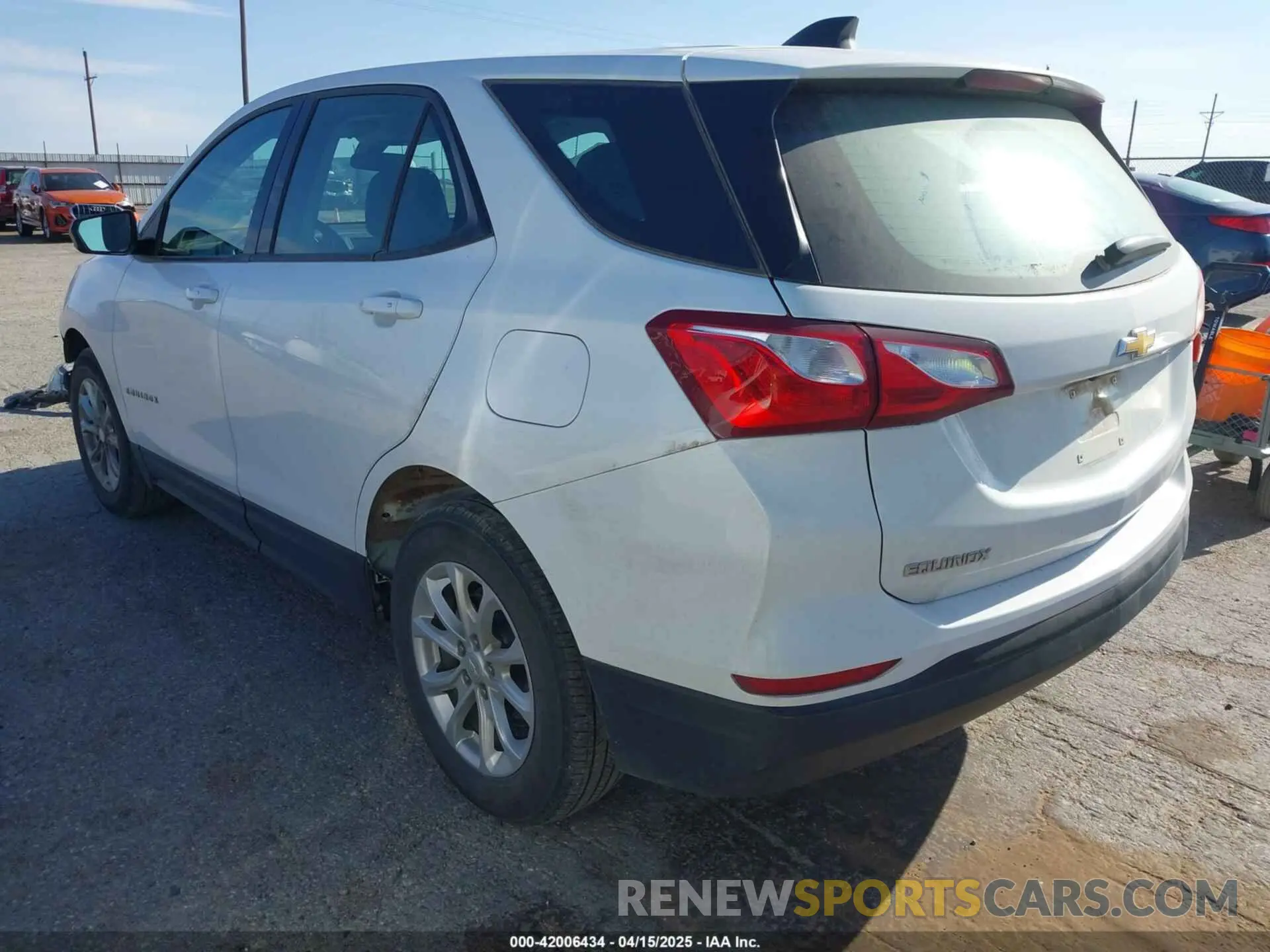 3 fotografías del automóvil dañado 3GNAXHEV6KS676068 CHEVROLET EQUINOX 2019