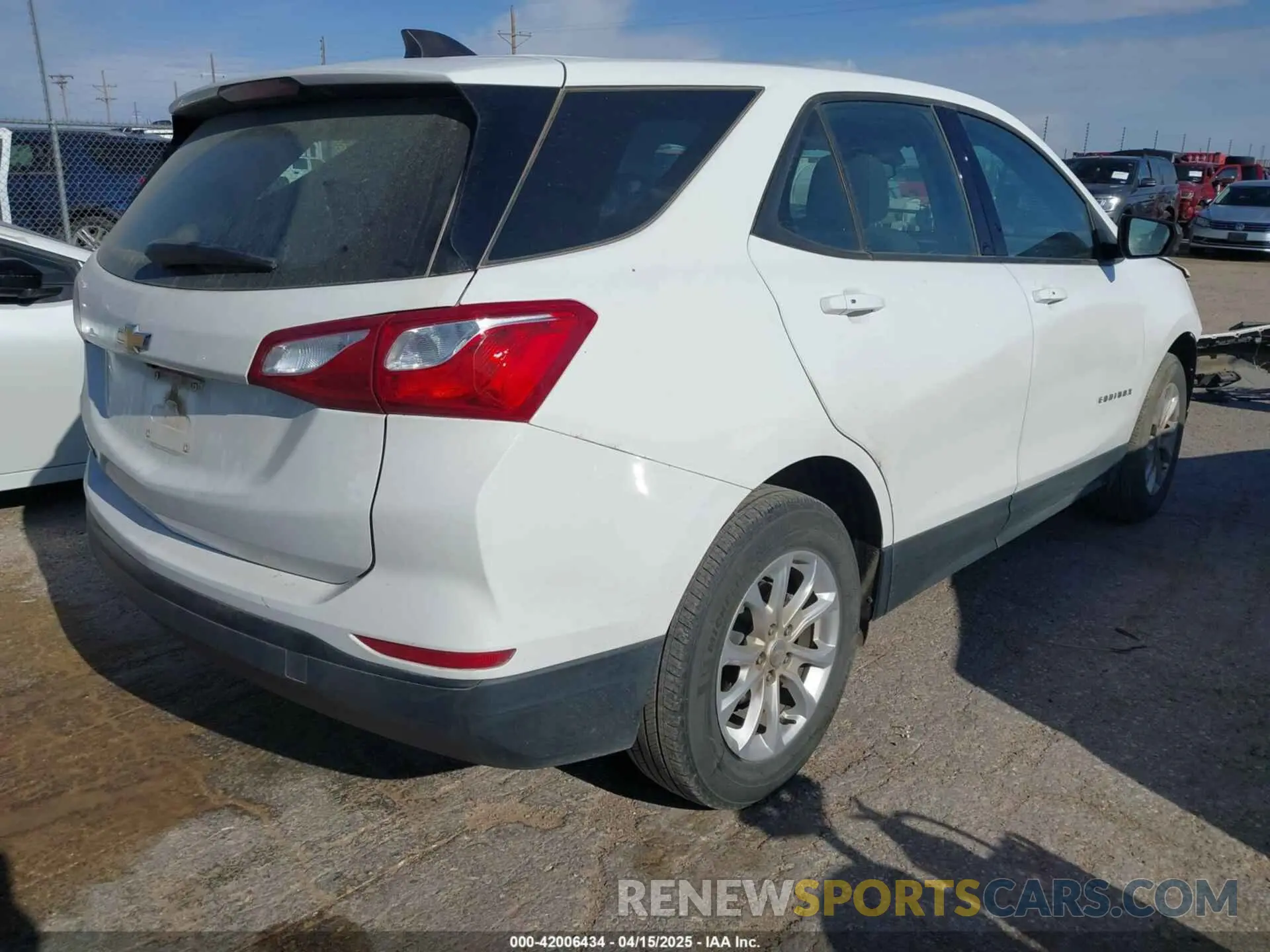 4 fotografías del automóvil dañado 3GNAXHEV6KS676068 CHEVROLET EQUINOX 2019