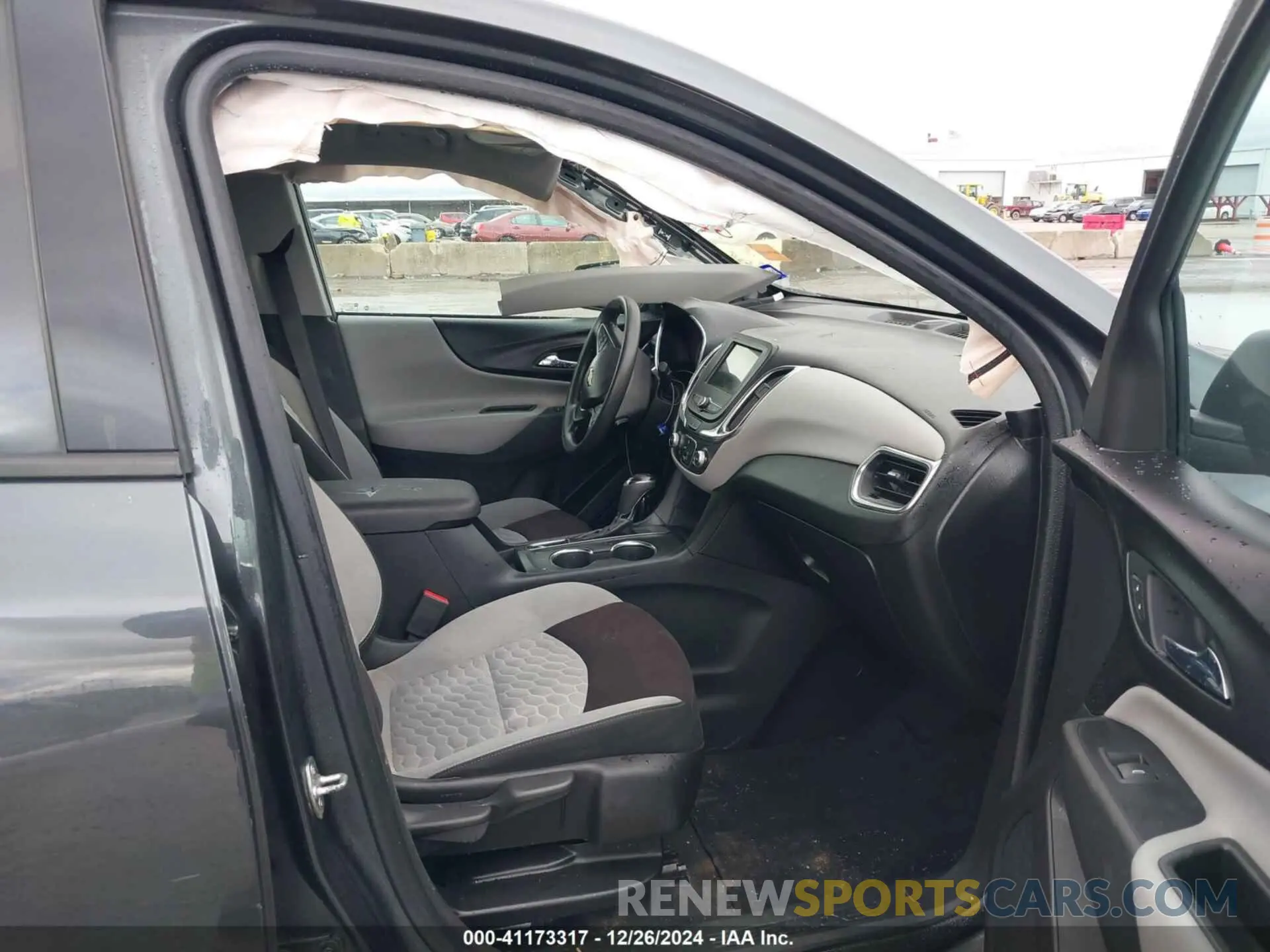 5 fotografías del automóvil dañado 3GNAXHEV8KS564288 CHEVROLET EQUINOX 2019