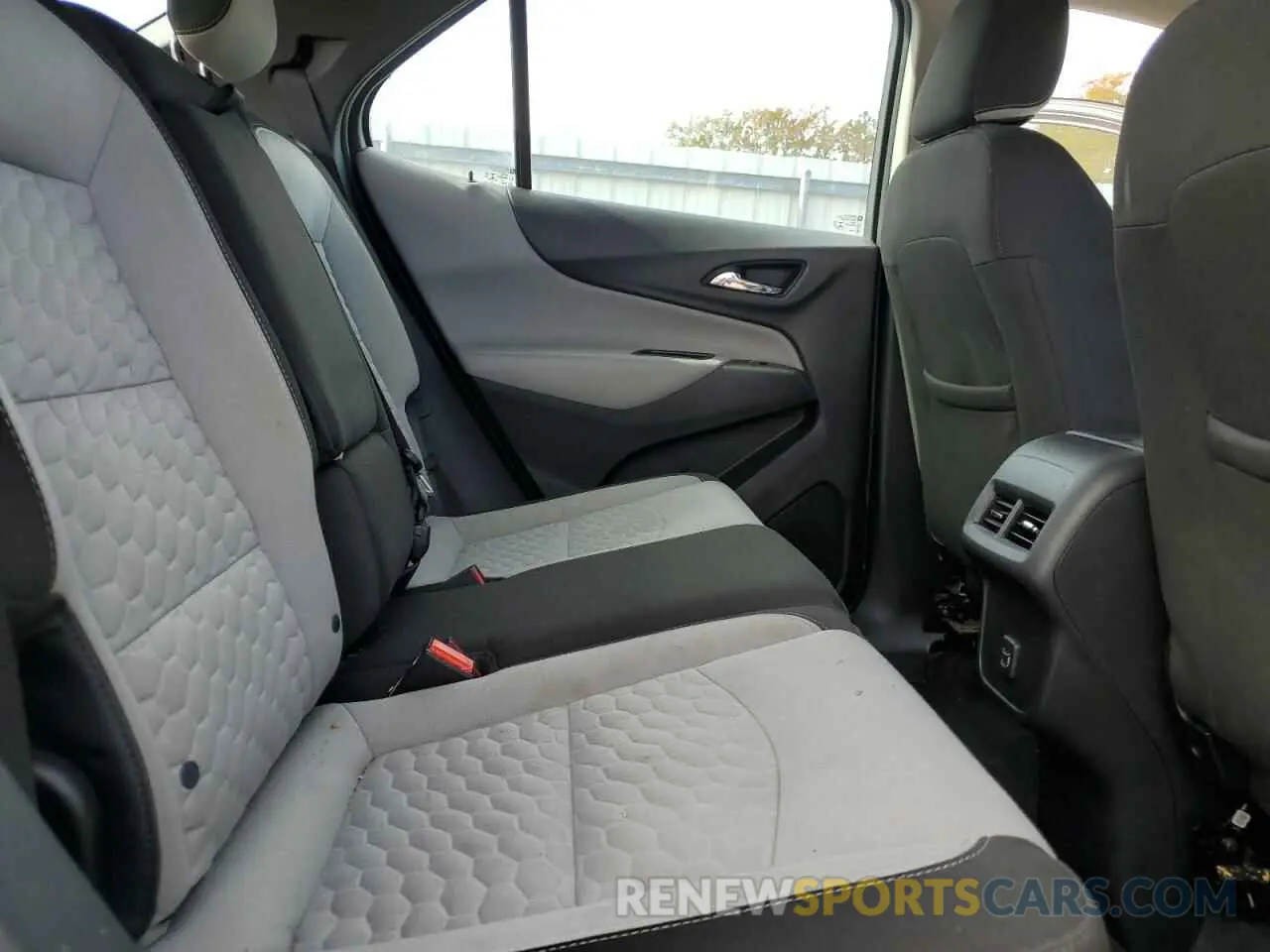 11 fotografías del automóvil dañado 3GNAXHEV8KS600898 CHEVROLET EQUINOX 2019