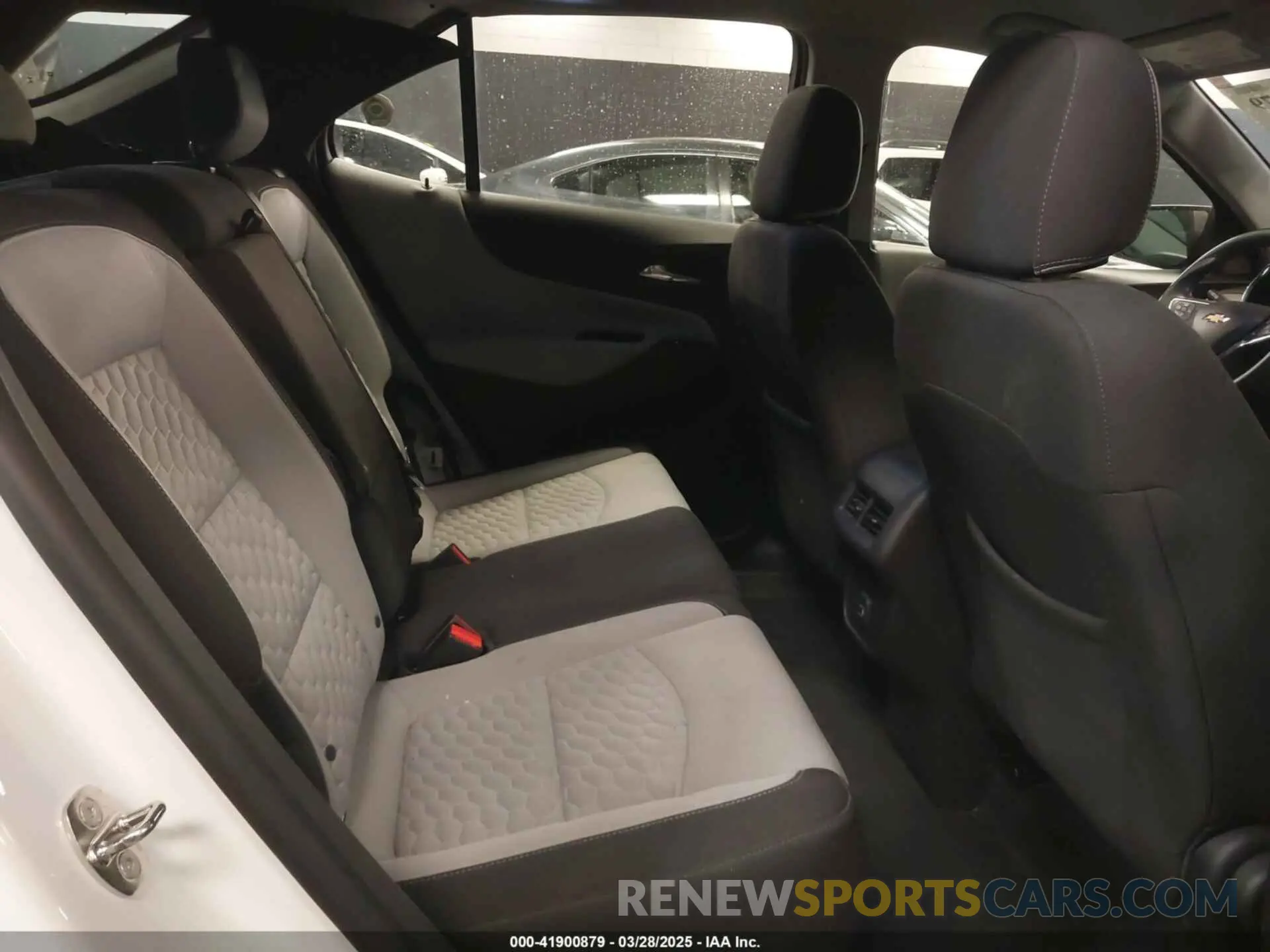 8 fotografías del automóvil dañado 3GNAXHEV9KS599888 CHEVROLET EQUINOX 2019