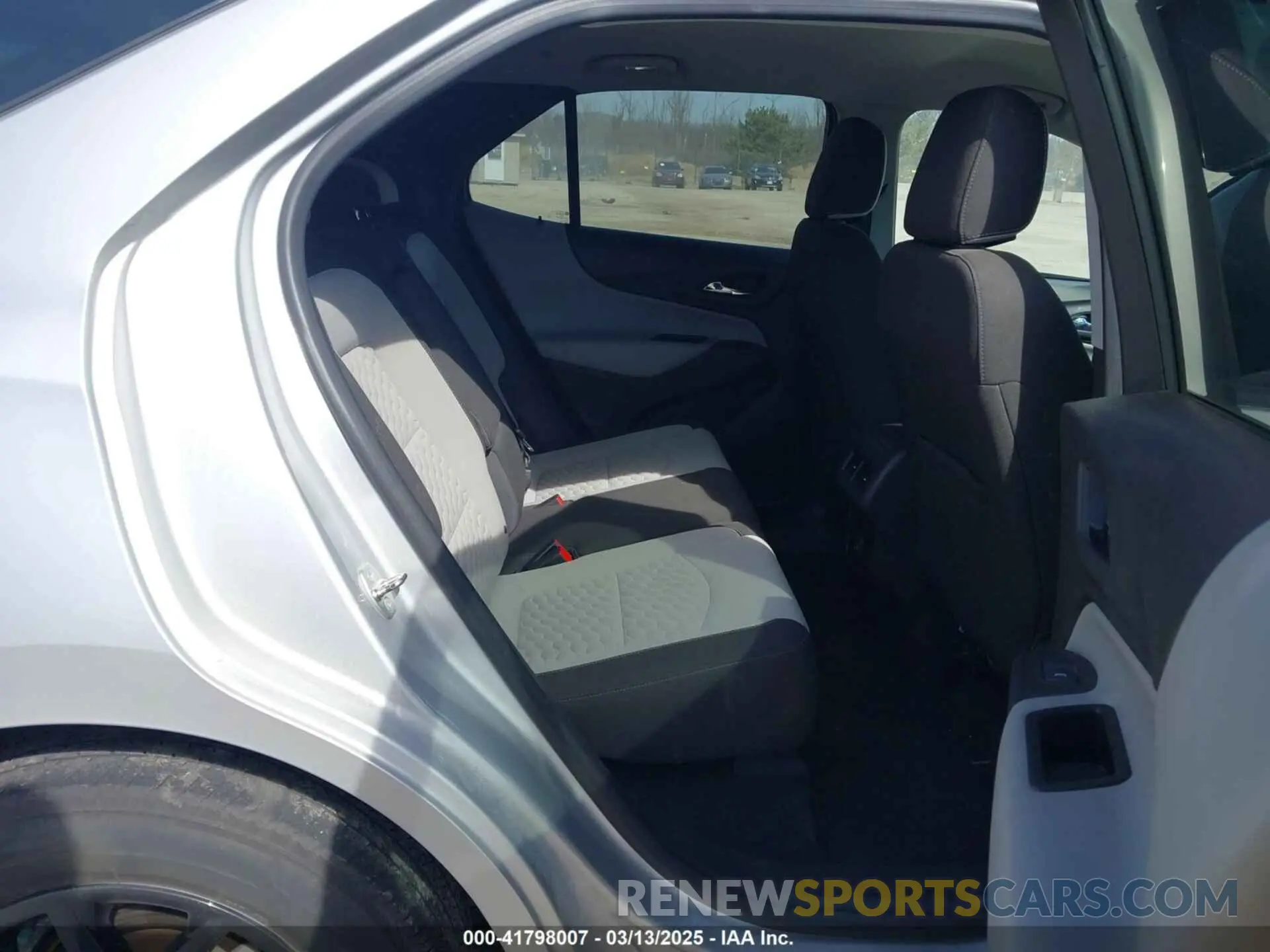 8 fotografías del automóvil dañado 3GNAXHEV9KS664142 CHEVROLET EQUINOX 2019