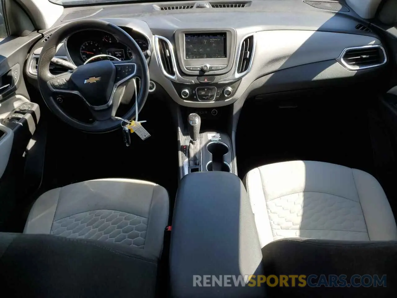 8 fotografías del automóvil dañado 3GNAXHEVXKL314772 CHEVROLET EQUINOX 2019