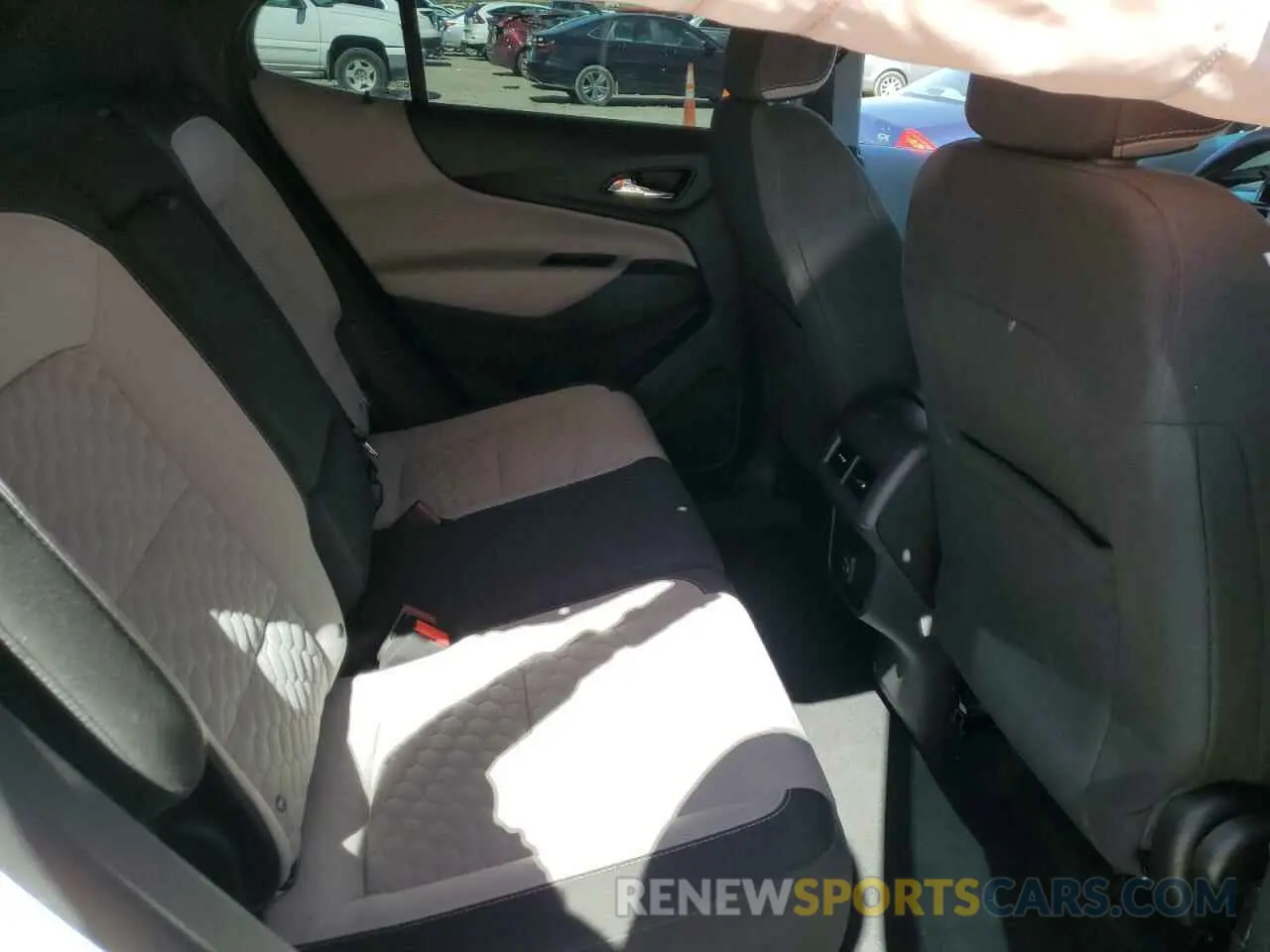 10 fotografías del automóvil dañado 3GNAXHEVXKS626192 CHEVROLET EQUINOX 2019