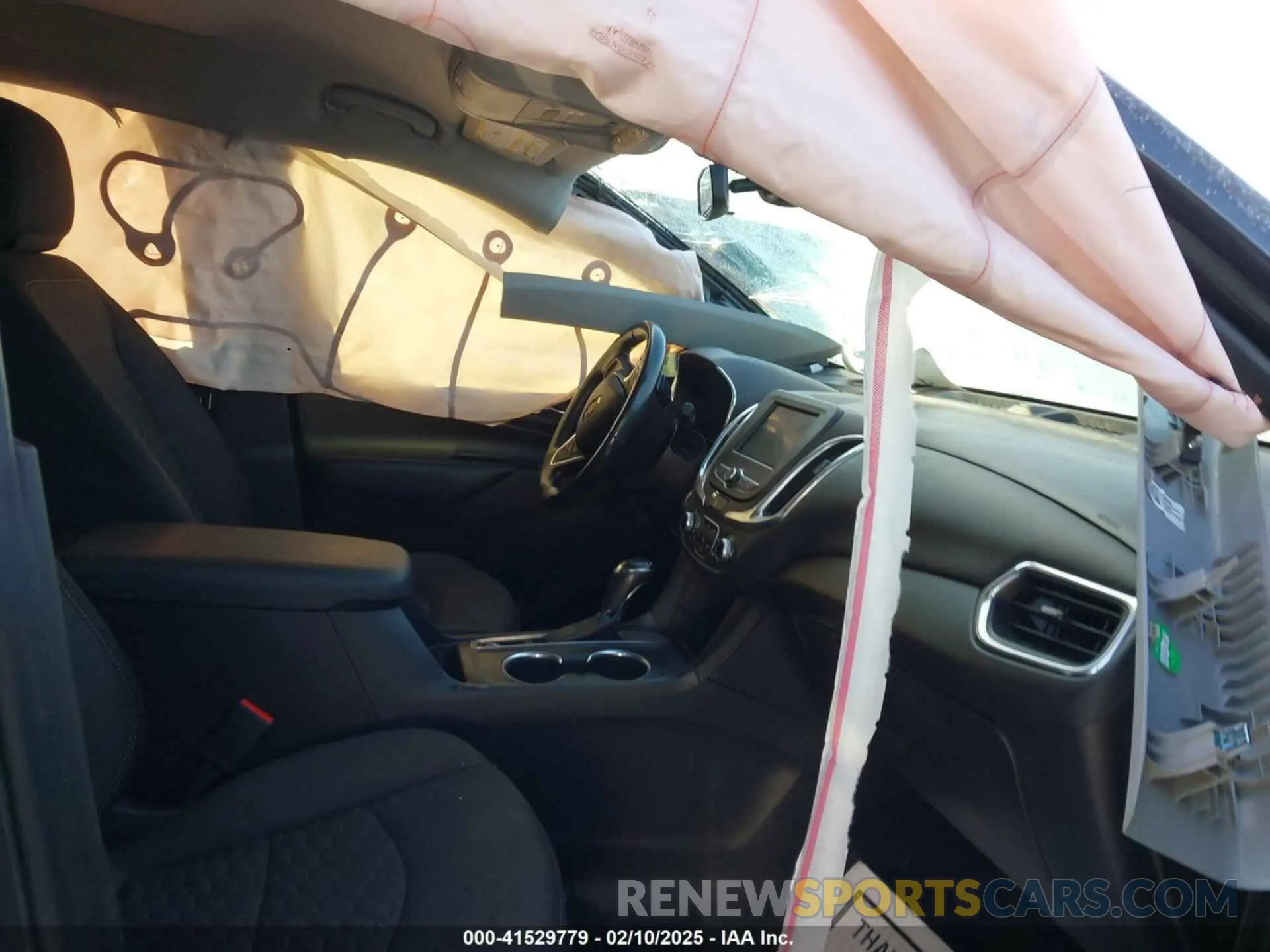5 fotografías del automóvil dañado 3GNAXJEV2KS612200 CHEVROLET EQUINOX 2019