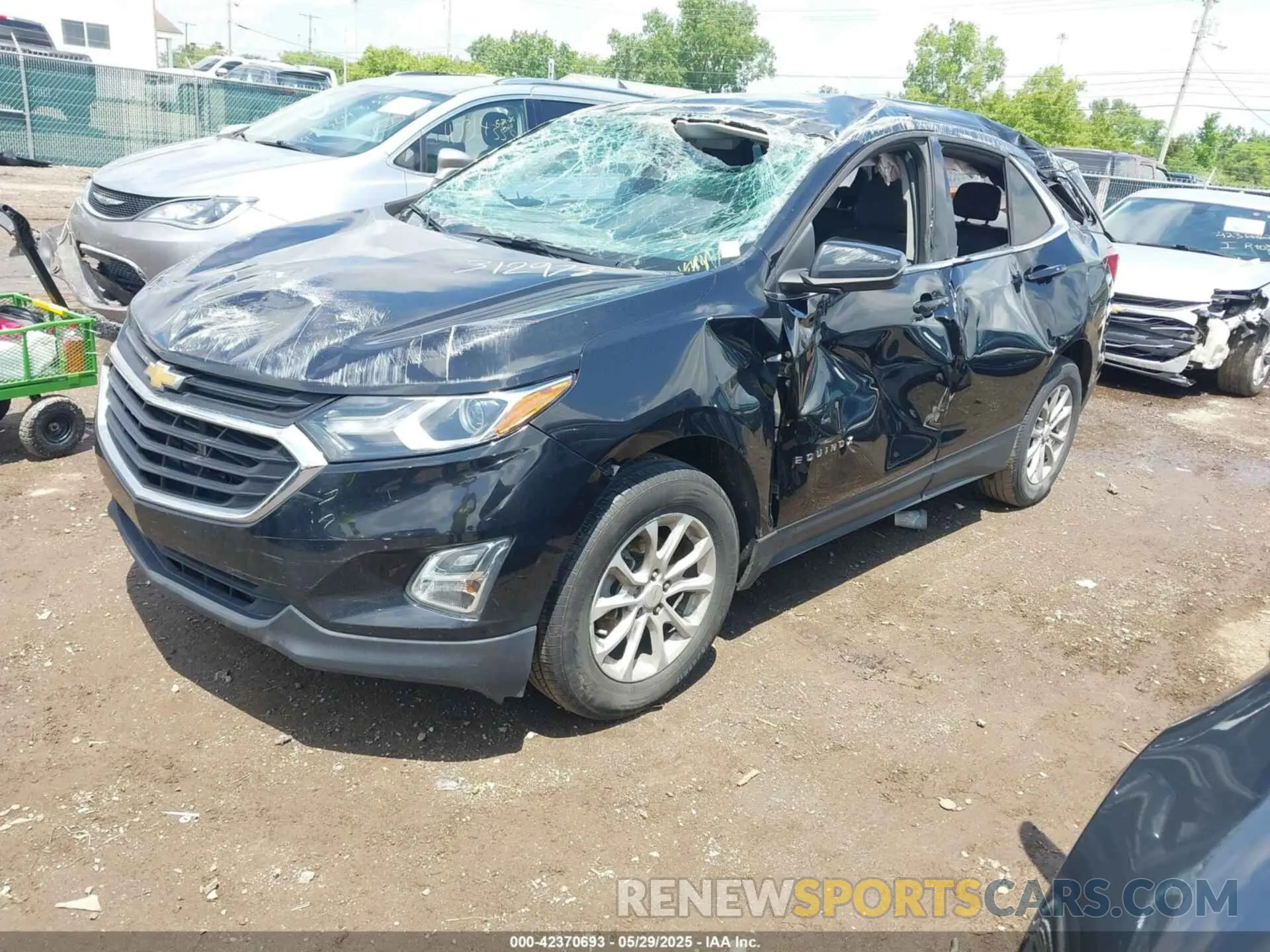 2 fotografías del automóvil dañado 3GNAXJEVXKL312978 CHEVROLET EQUINOX 2019