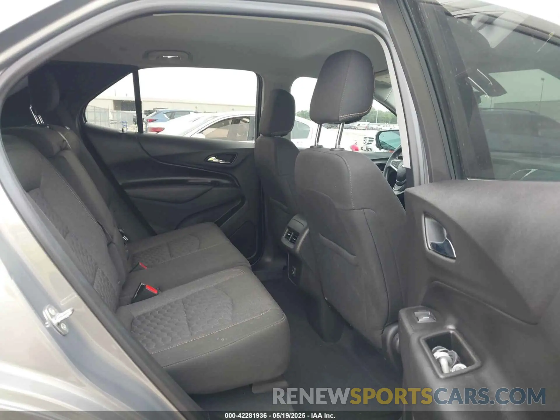 8 fotografías del automóvil dañado 3GNAXKEV0KS574469 CHEVROLET EQUINOX 2019