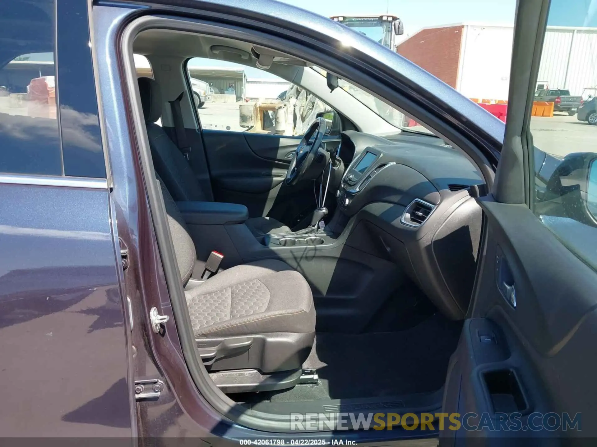 5 fotografías del automóvil dañado 3GNAXKEV3KL199798 CHEVROLET EQUINOX 2019