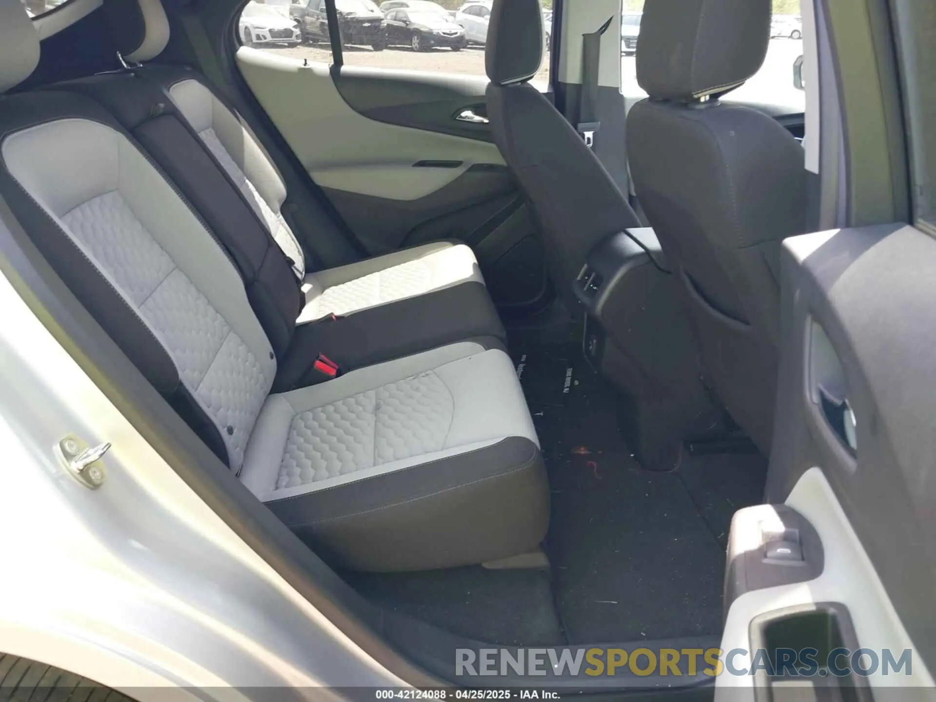 8 fotografías del automóvil dañado 3GNAXKEV3KS647429 CHEVROLET EQUINOX 2019