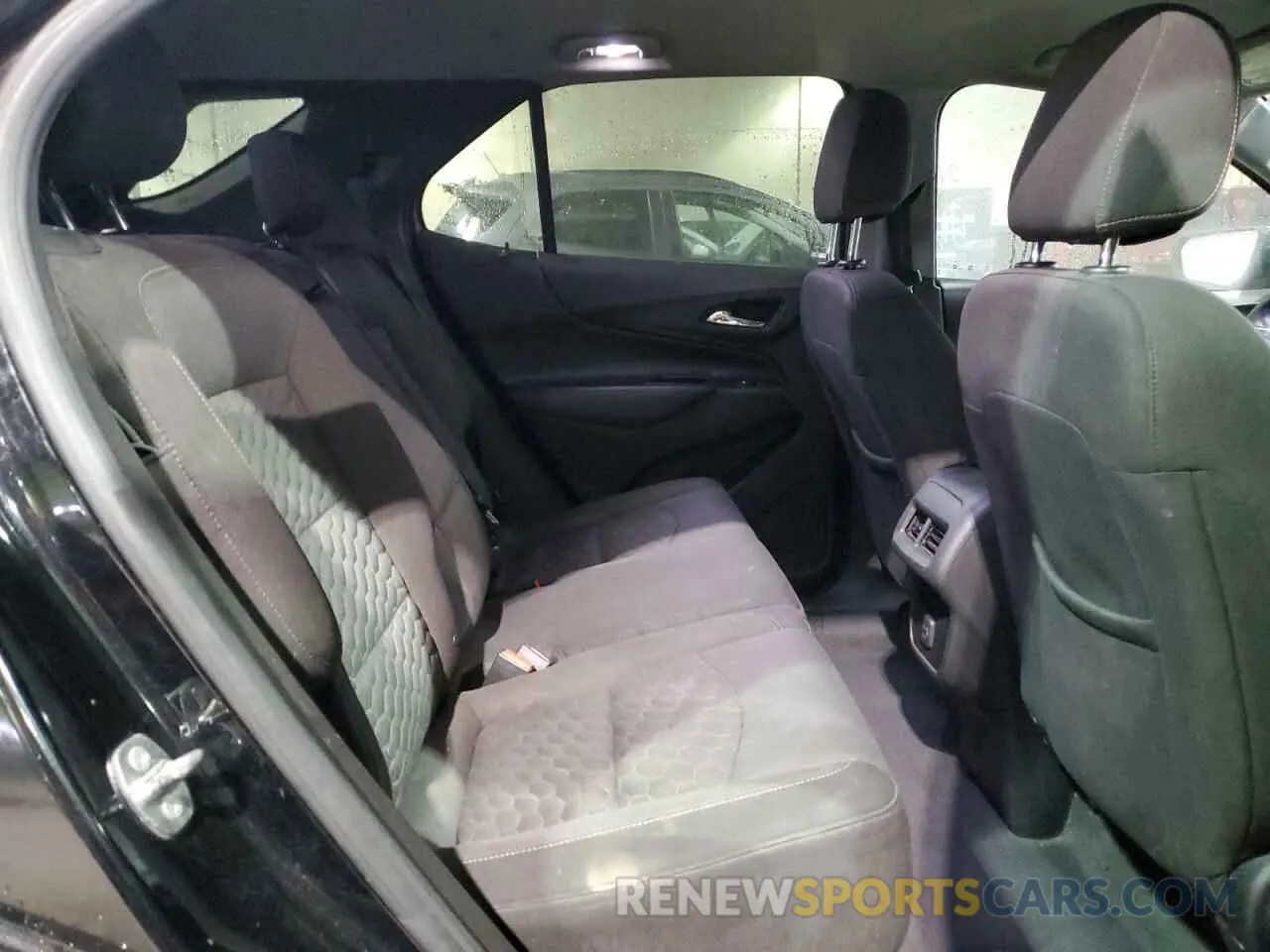 11 fotografías del automóvil dañado 3GNAXKEV4KL103984 CHEVROLET EQUINOX 2019