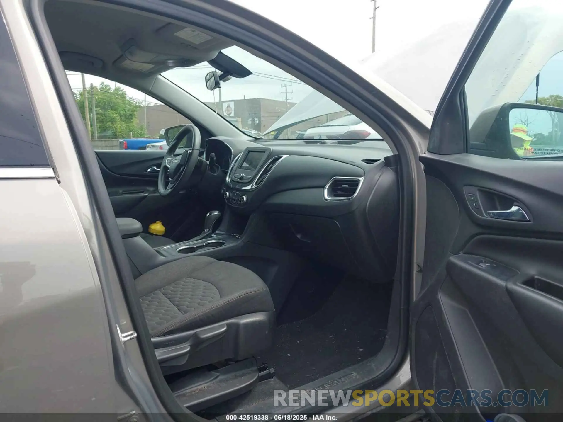 5 fotografías del automóvil dañado 3GNAXKEV5KS540950 CHEVROLET EQUINOX 2019