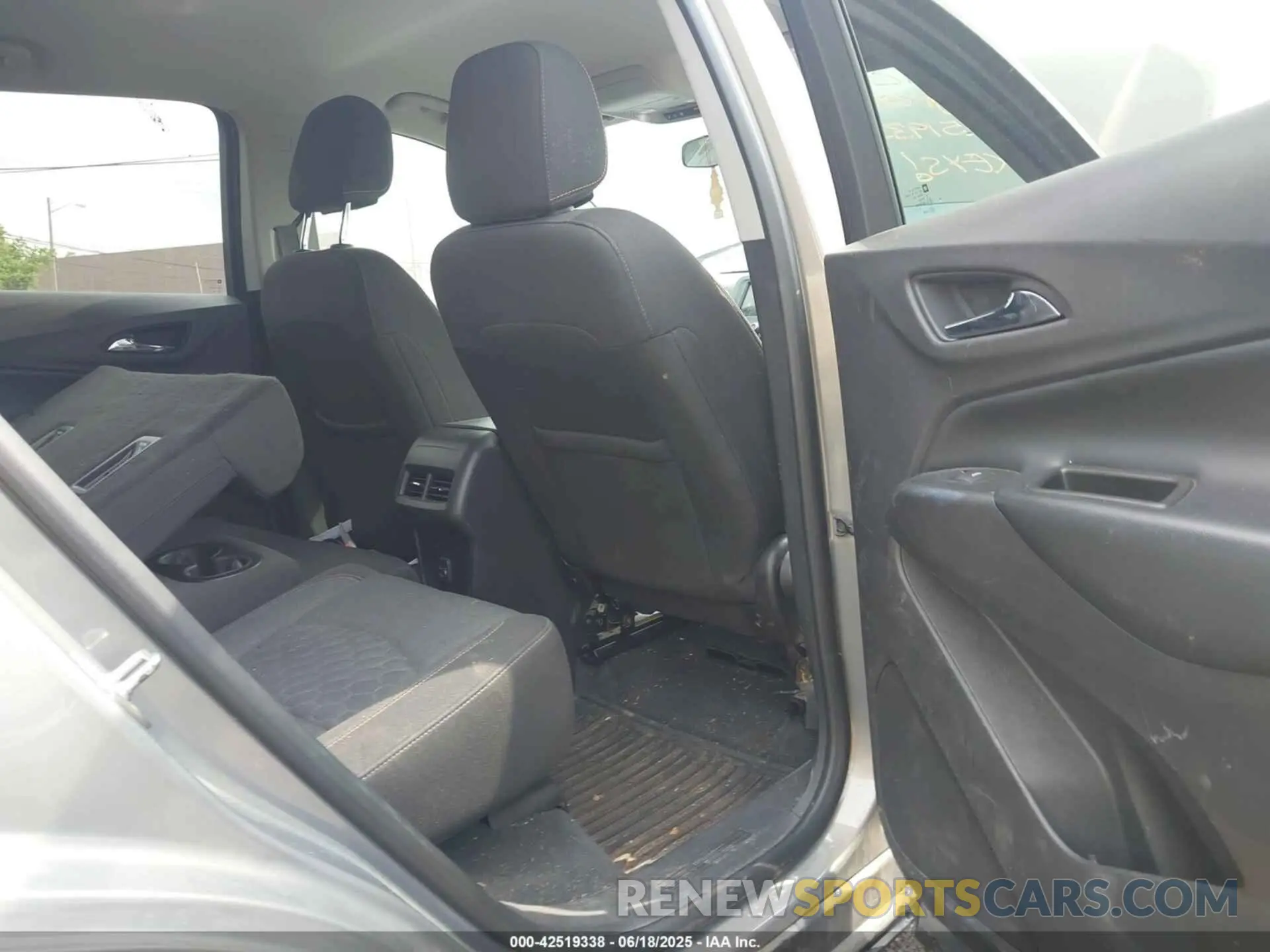 8 fotografías del automóvil dañado 3GNAXKEV5KS540950 CHEVROLET EQUINOX 2019