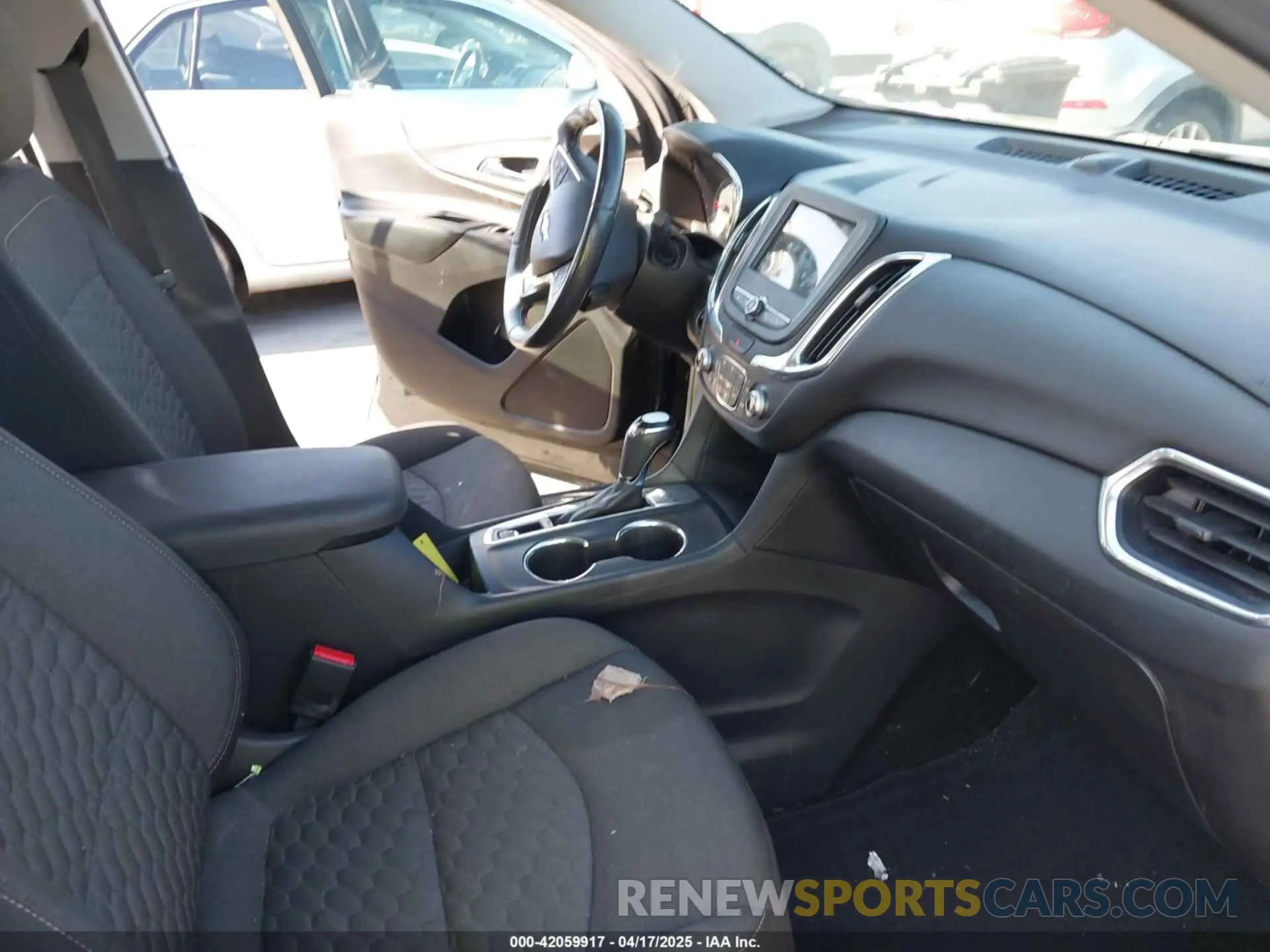 5 fotografías del automóvil dañado 3GNAXKEV7KS577515 CHEVROLET EQUINOX 2019