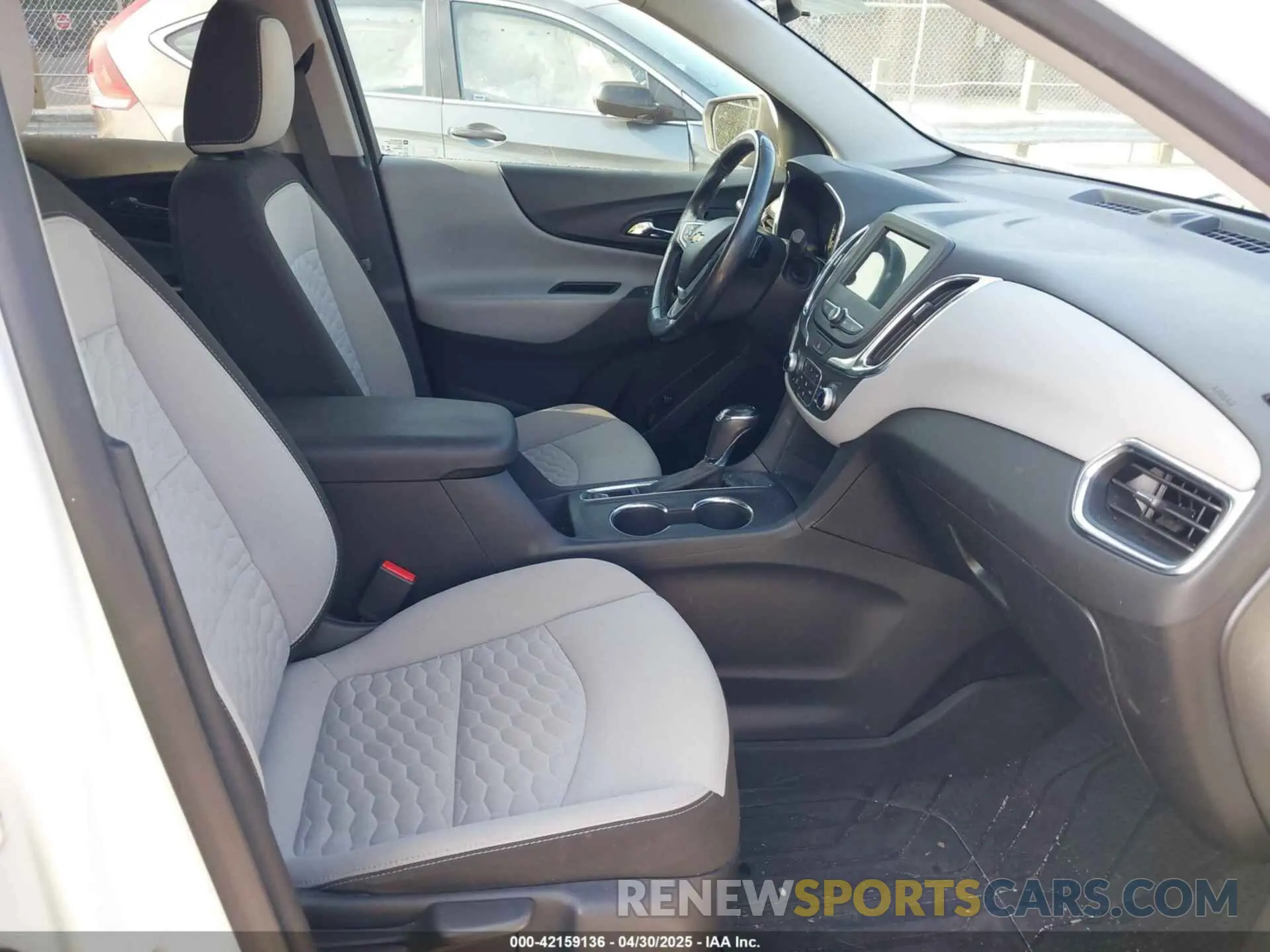5 fotografías del automóvil dañado 3GNAXKEV8KS599992 CHEVROLET EQUINOX 2019