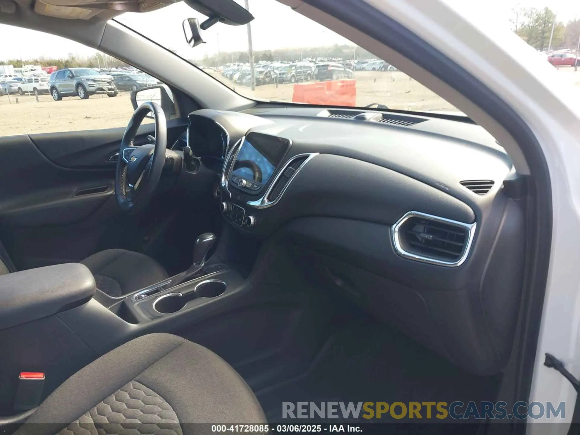 5 fotografías del automóvil dañado 3GNAXLEX1KS681828 CHEVROLET EQUINOX 2019