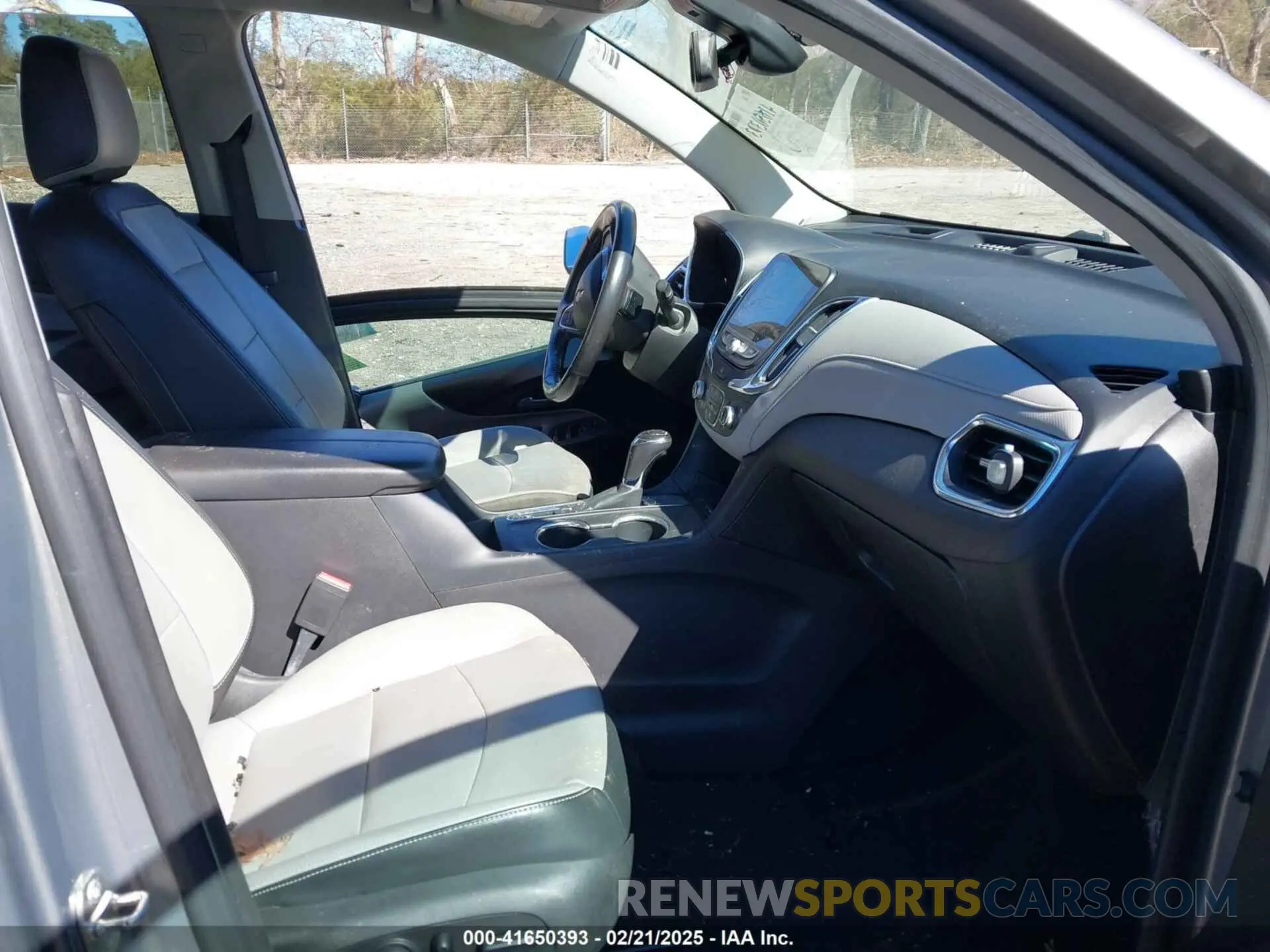 5 fotografías del automóvil dañado 3GNAXNEV0KS548150 CHEVROLET EQUINOX 2019
