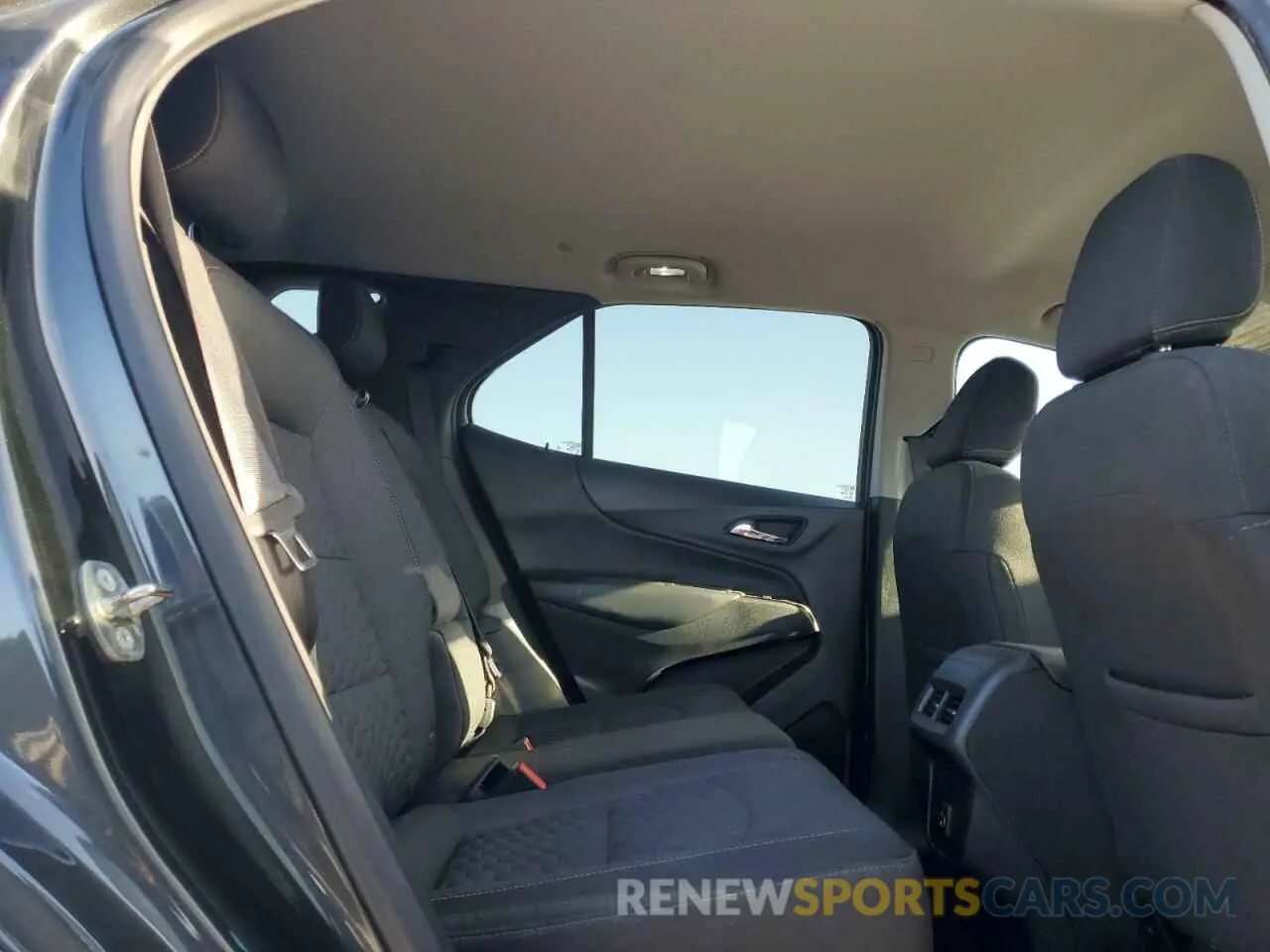 11 fotografías del automóvil dañado 3GNAXUEV0KS604131 CHEVROLET EQUINOX 2019