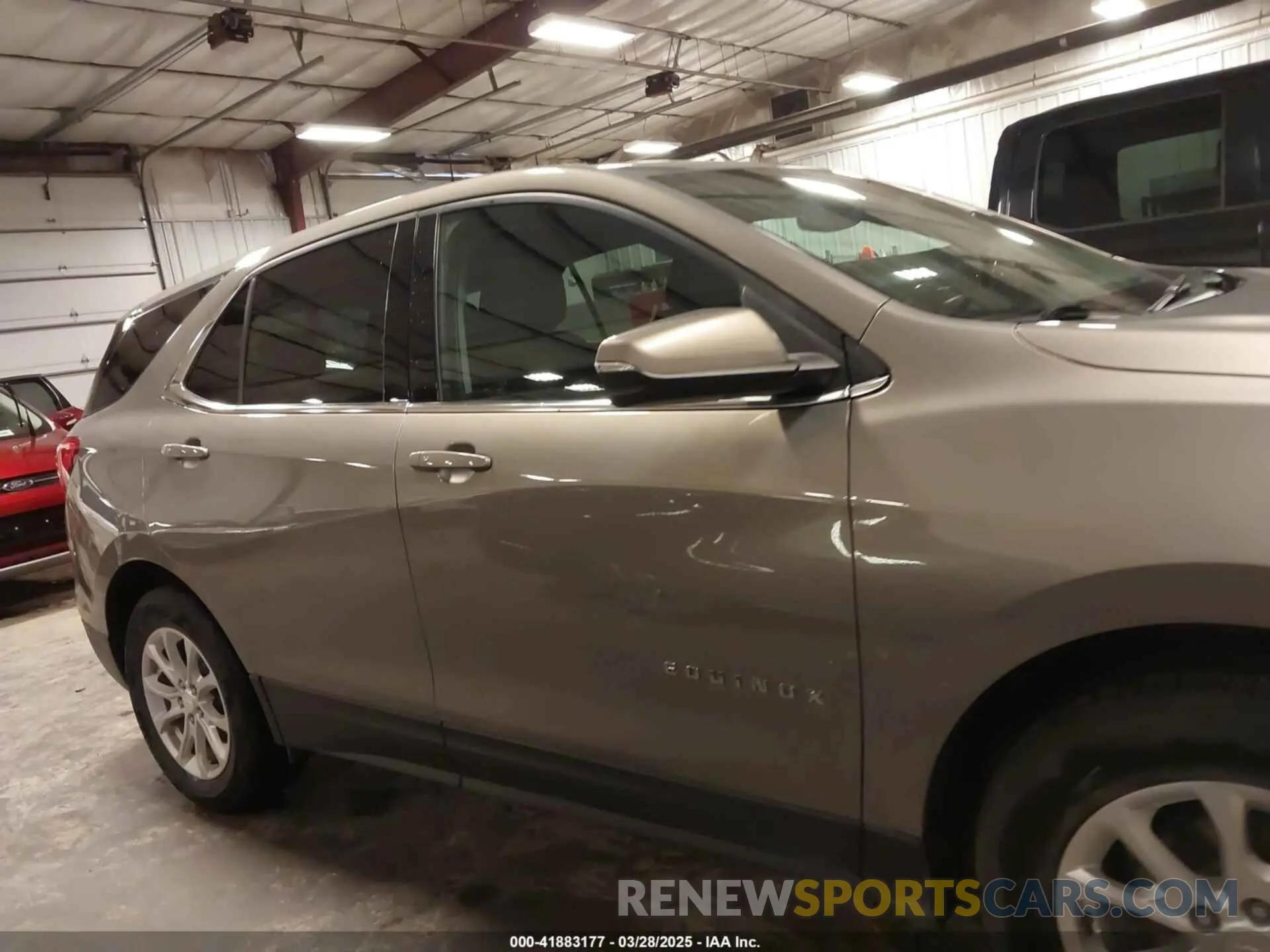 14 fotografías del automóvil dañado 3GNAXUEV1KS504846 CHEVROLET EQUINOX 2019