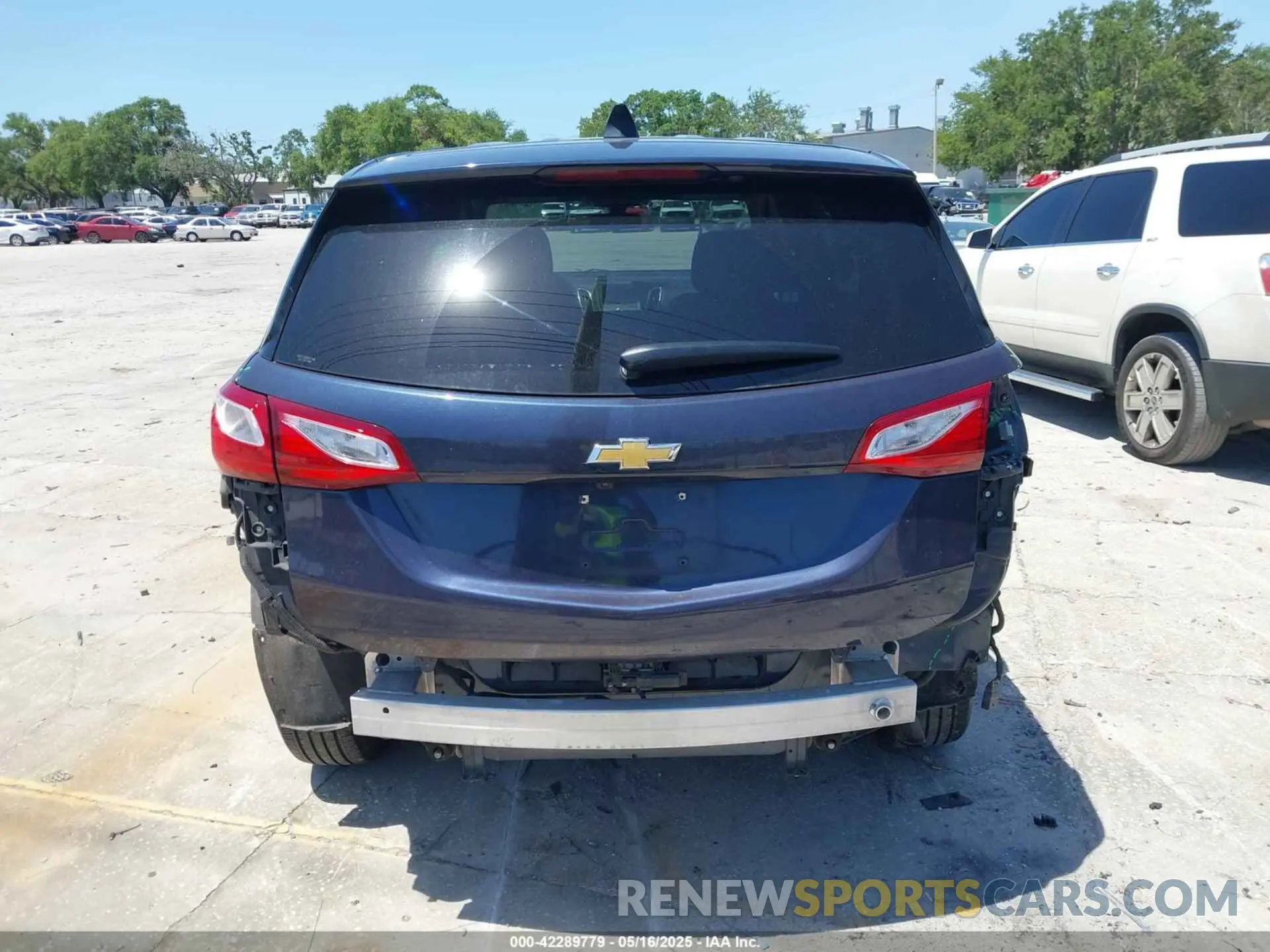 17 fotografías del automóvil dañado 3GNAXUEV4KL297914 CHEVROLET EQUINOX 2019