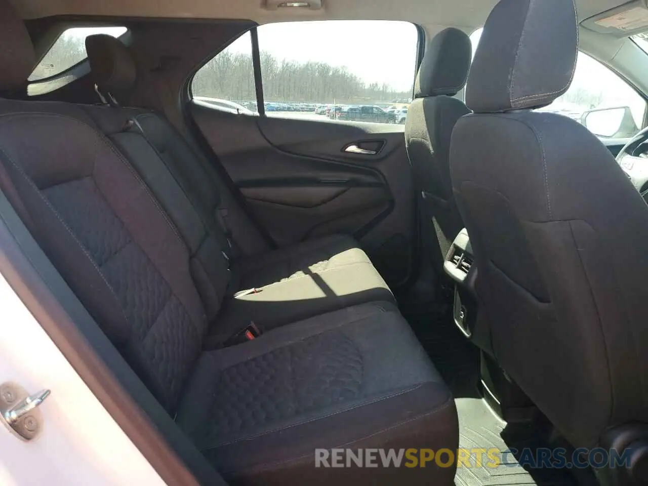 10 fotografías del automóvil dañado 3GNAXUEV4KS510687 CHEVROLET EQUINOX 2019