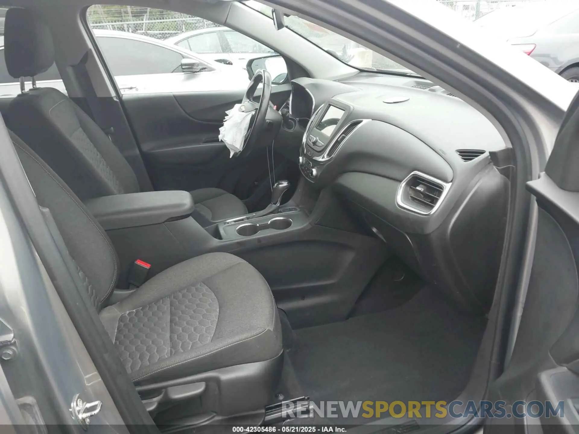 5 fotografías del automóvil dañado 3GNAXUEV4KS577841 CHEVROLET EQUINOX 2019