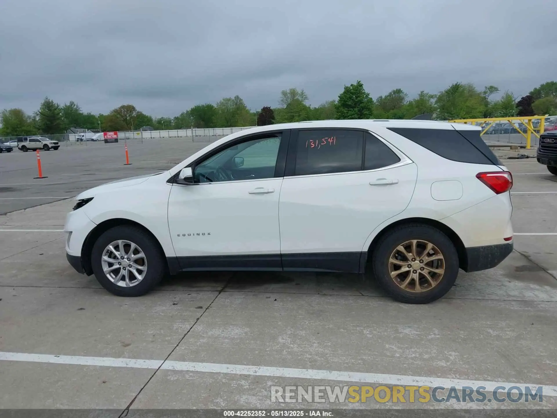 15 fotografías del automóvil dañado 3GNAXUEV4KS636788 CHEVROLET EQUINOX 2019