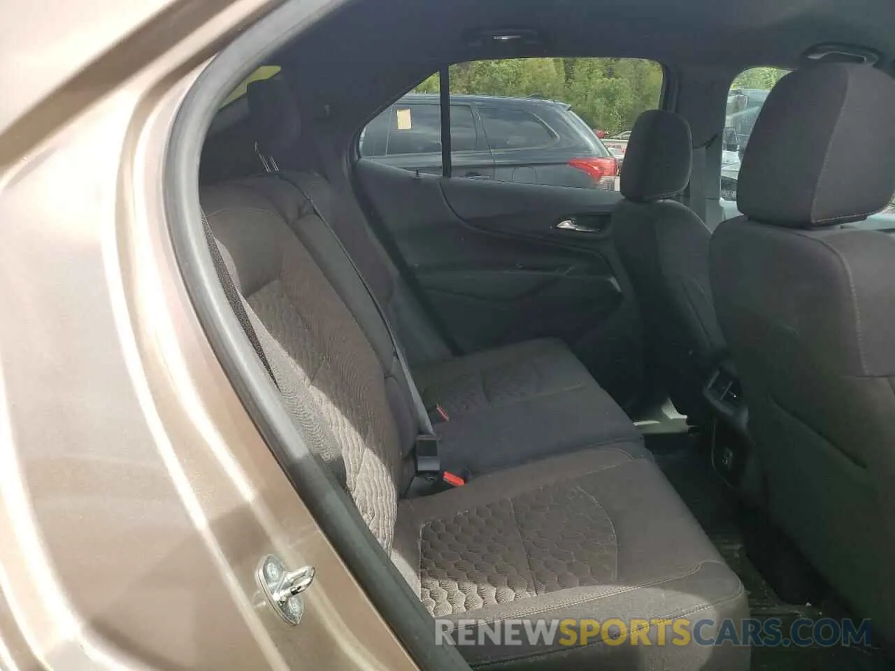 11 fotografías del automóvil dañado 3GNAXUEV5KL100913 CHEVROLET EQUINOX 2019