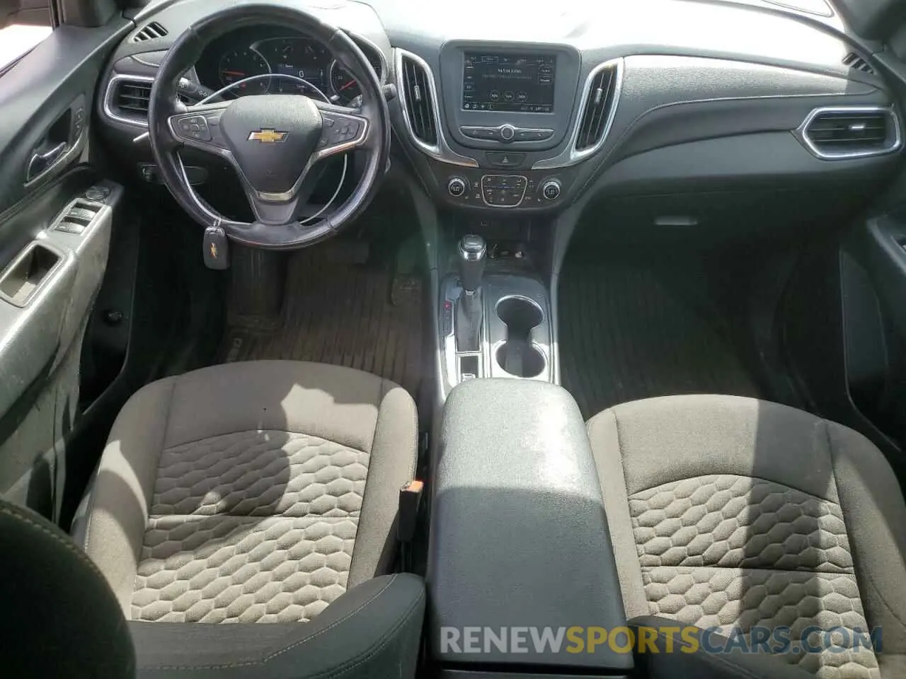 8 fotografías del automóvil dañado 3GNAXUEV5KL100913 CHEVROLET EQUINOX 2019