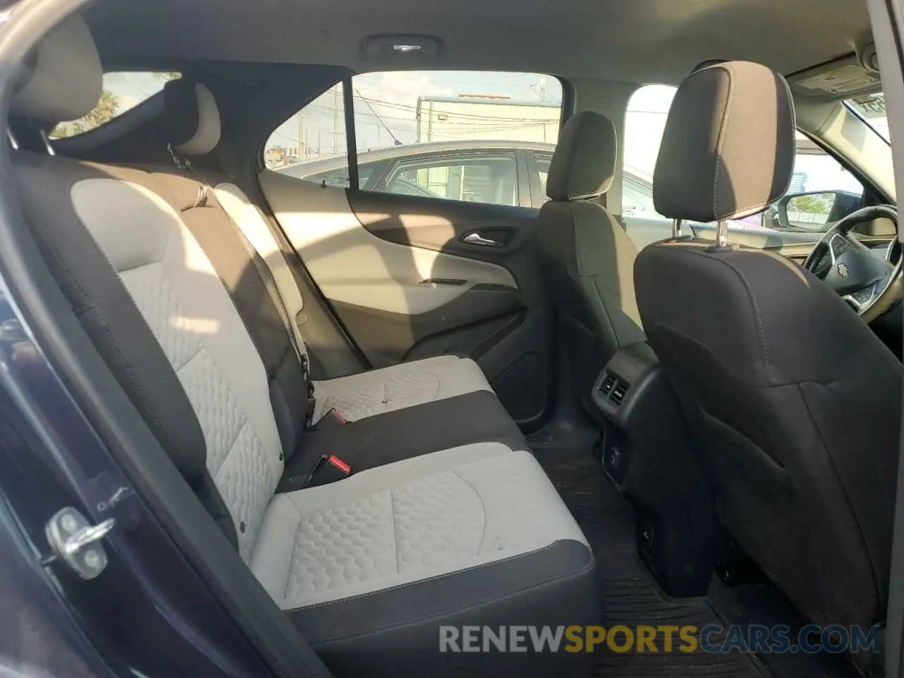 11 fotografías del automóvil dañado 3GNAXUEV6KL323235 CHEVROLET EQUINOX 2019