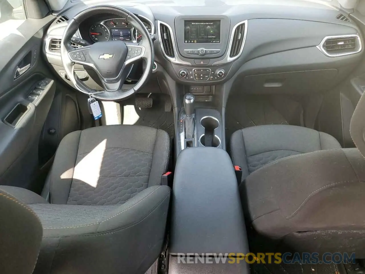 8 fotografías del automóvil dañado 3GNAXUEV7KS660101 CHEVROLET EQUINOX 2019