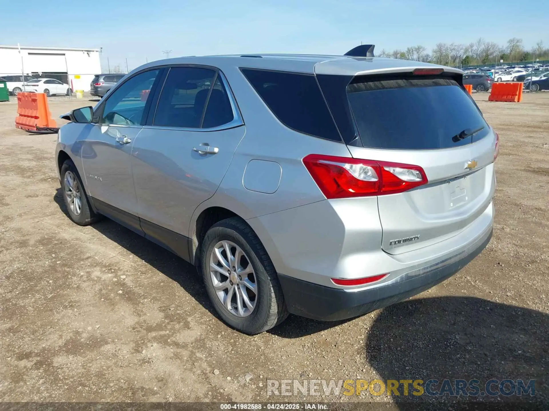 3 fotografías del automóvil dañado 3GNAXUEV8KS506982 CHEVROLET EQUINOX 2019
