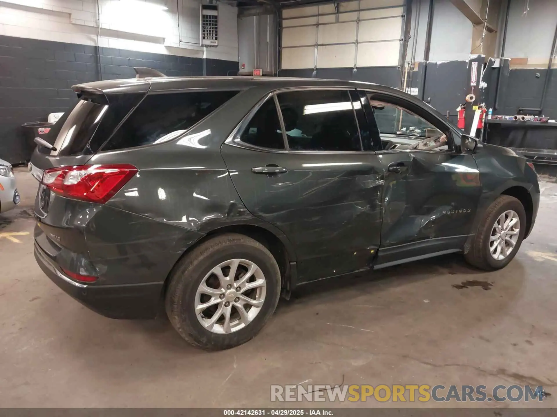4 fotografías del automóvil dañado 3GNAXUEVXKS557142 CHEVROLET EQUINOX 2019
