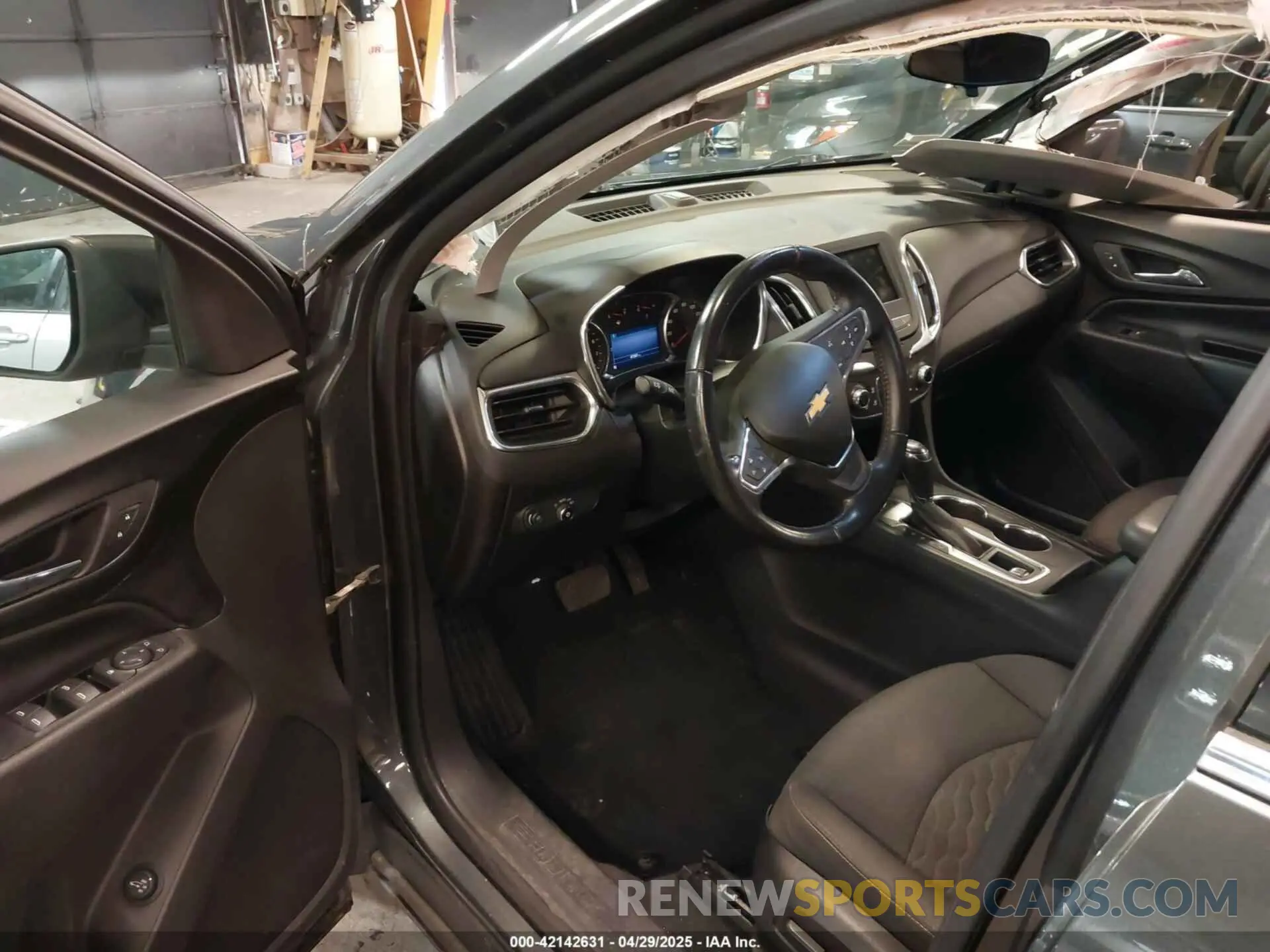 5 fotografías del automóvil dañado 3GNAXUEVXKS557142 CHEVROLET EQUINOX 2019